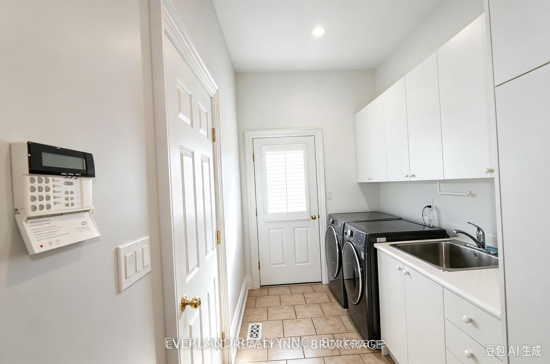 Photo 23 of 472 Spring Gate Boulevard, Vaughan, Crestwood-Springfarm-Yorkhill — HOMEH