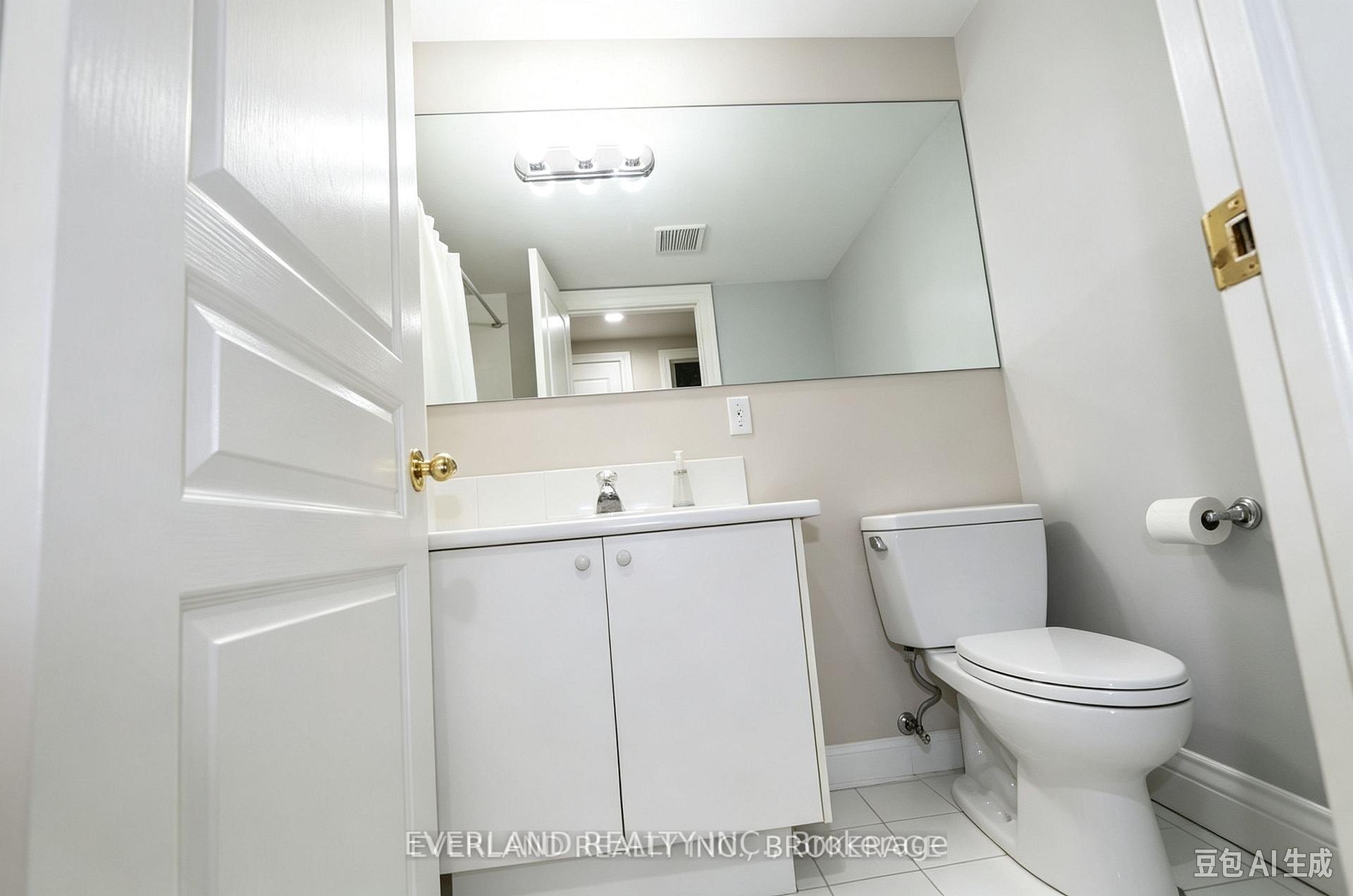 Photo 27 of 472 Spring Gate Boulevard, Vaughan, Crestwood-Springfarm-Yorkhill — HOMEH