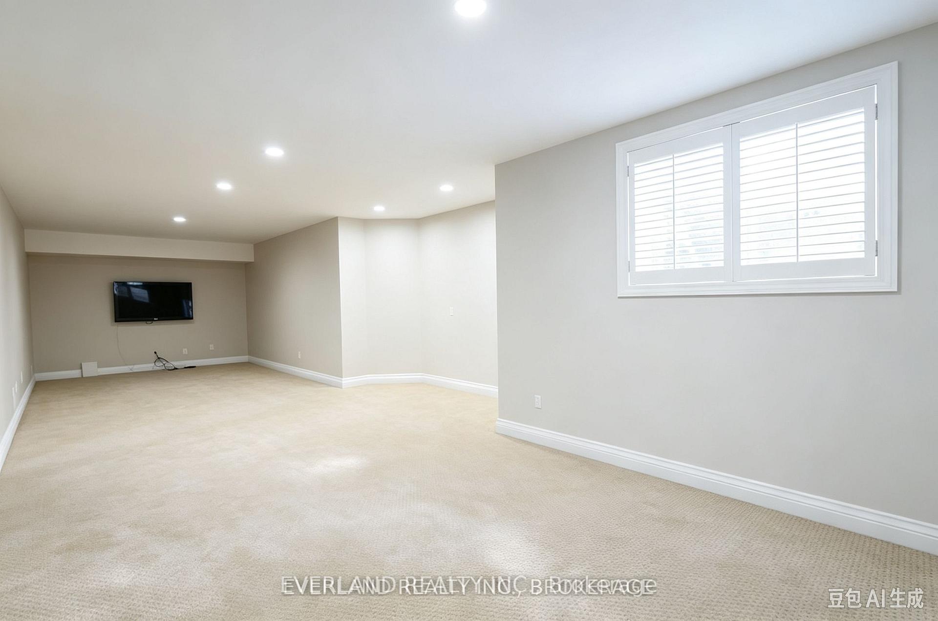 Photo 28 of 472 Spring Gate Boulevard, Vaughan, Crestwood-Springfarm-Yorkhill — HOMEH