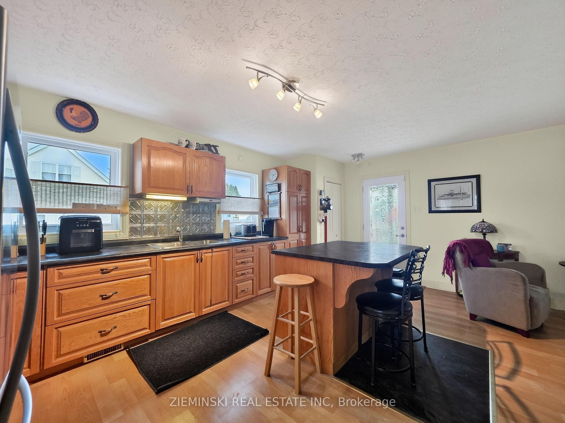 Photo 2 of 31 Quinn Crescent, Black River Matheson, Matheson — HOMEH