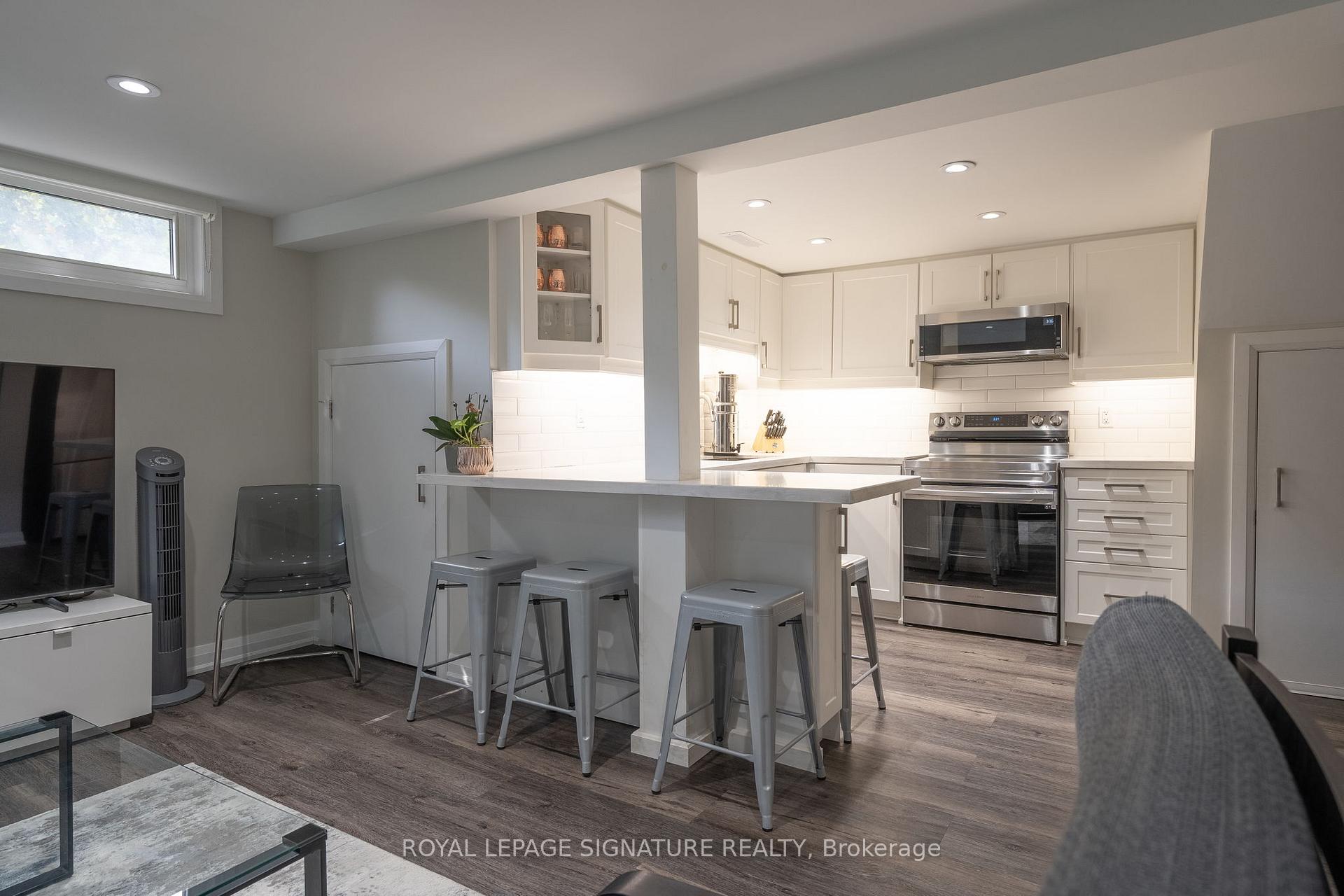 Photo of Unit Bsmt, 305 Blue Grass Boulevard