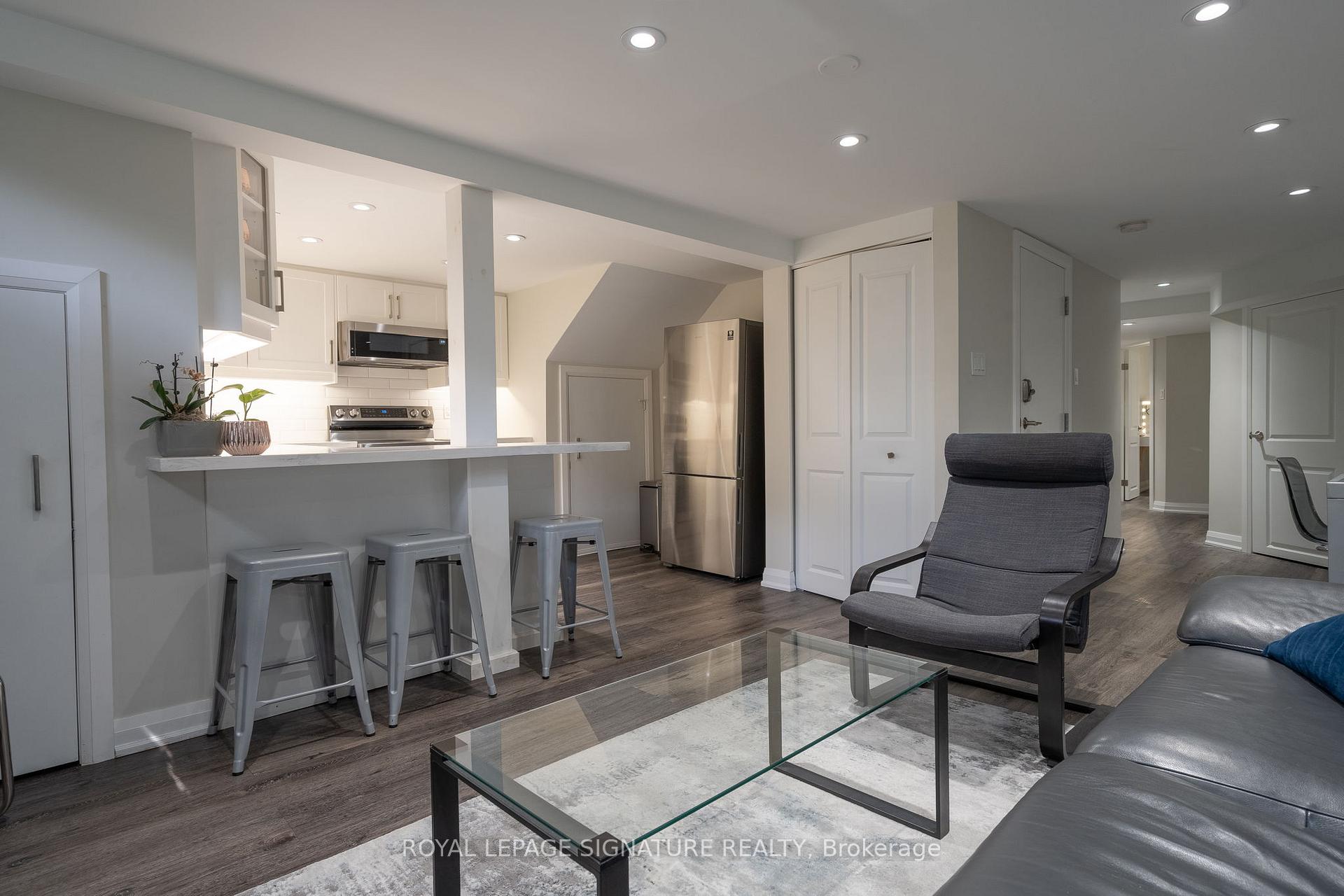 Photo 2 of Unit Bsmt, 305 Blue Grass Boulevard, Richmond Hill, Crosby — HOMEH