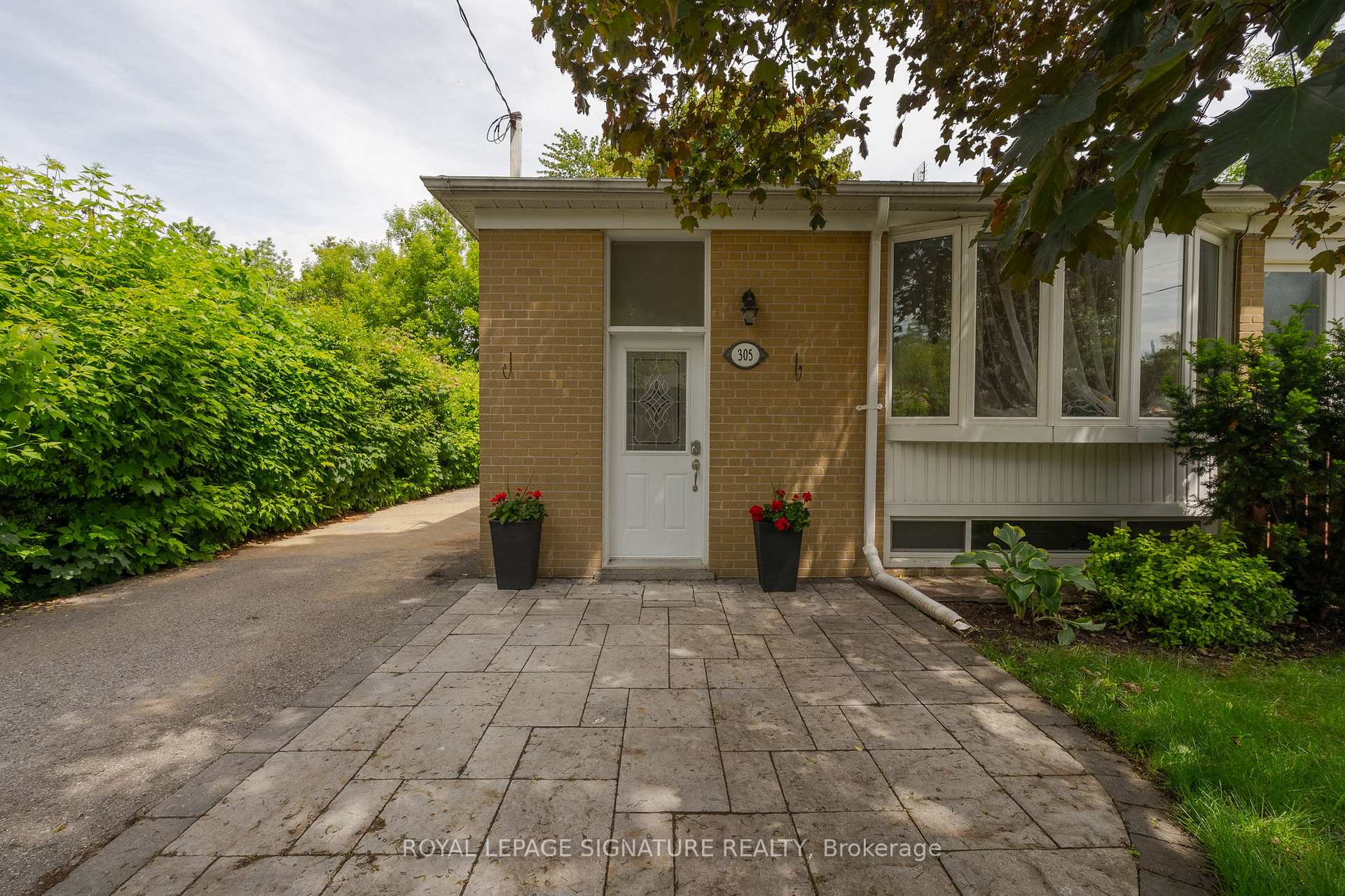 Photo 4 of Unit Bsmt, 305 Blue Grass Boulevard, Richmond Hill, Crosby — HOMEH