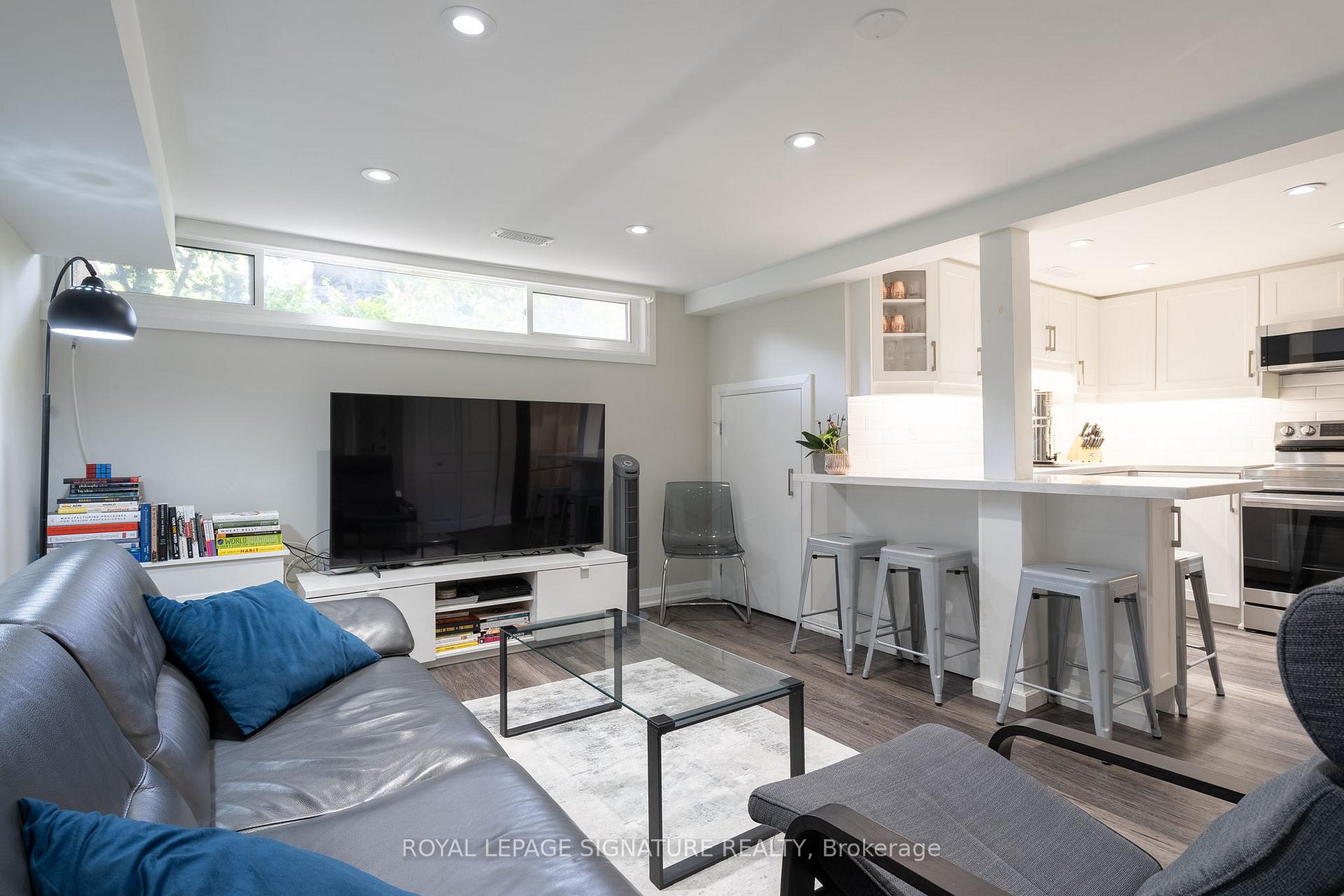 Photo 6 of Unit Bsmt, 305 Blue Grass Boulevard, Richmond Hill, Crosby — HOMEH