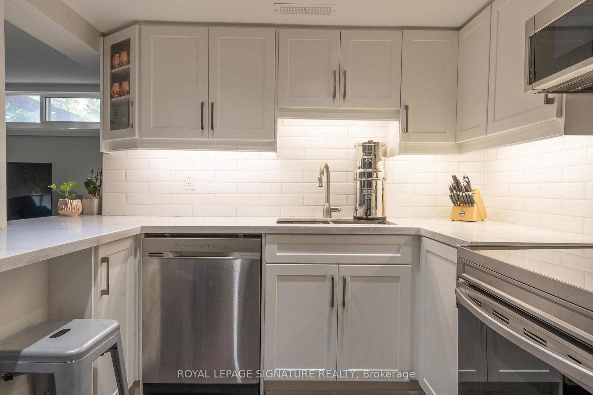 Photo 8 of Unit Bsmt, 305 Blue Grass Boulevard, Richmond Hill, Crosby — HOMEH