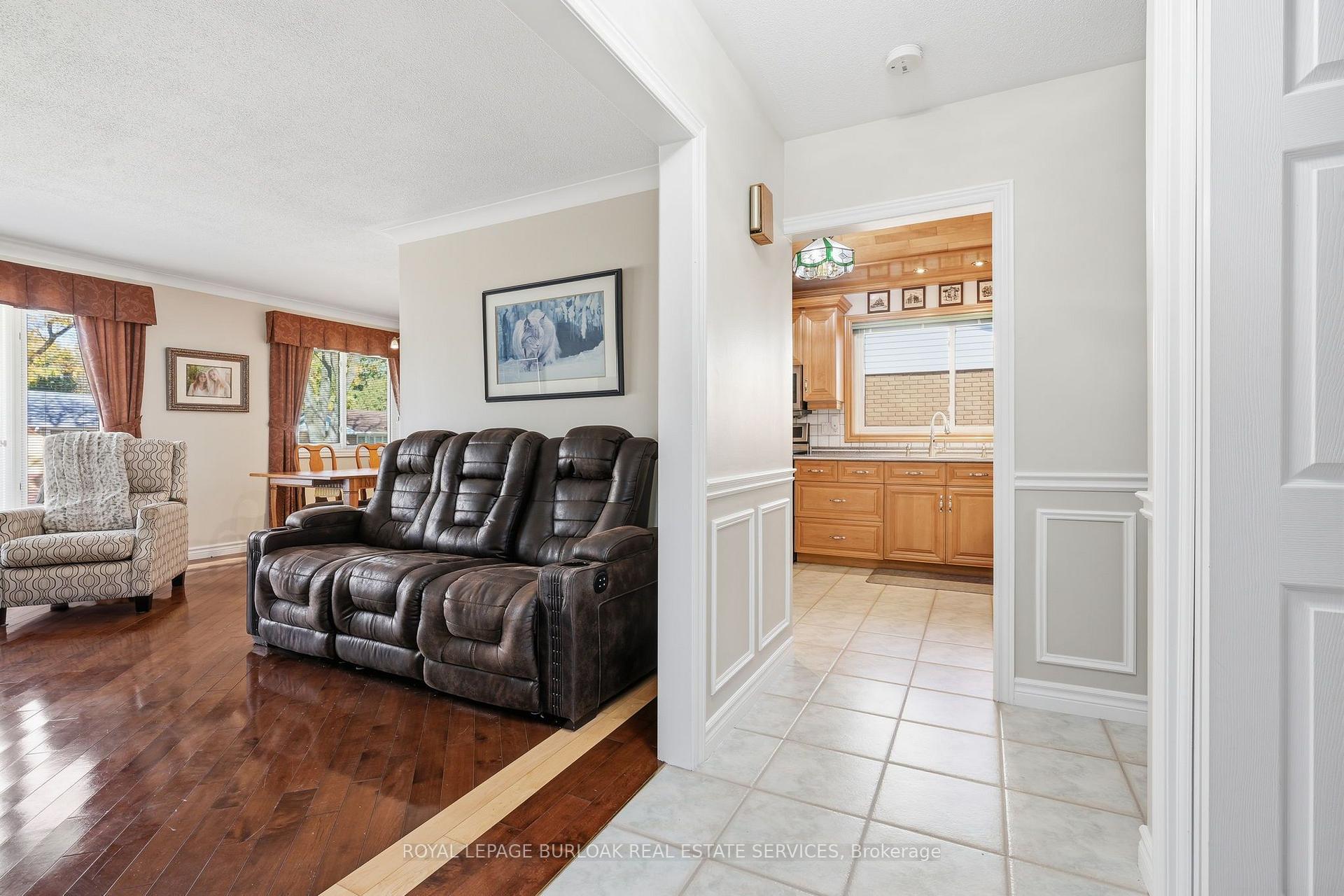 Photo 10 of 2432 Cyprus Avenue, Burlington, Mountainside — HOMEH