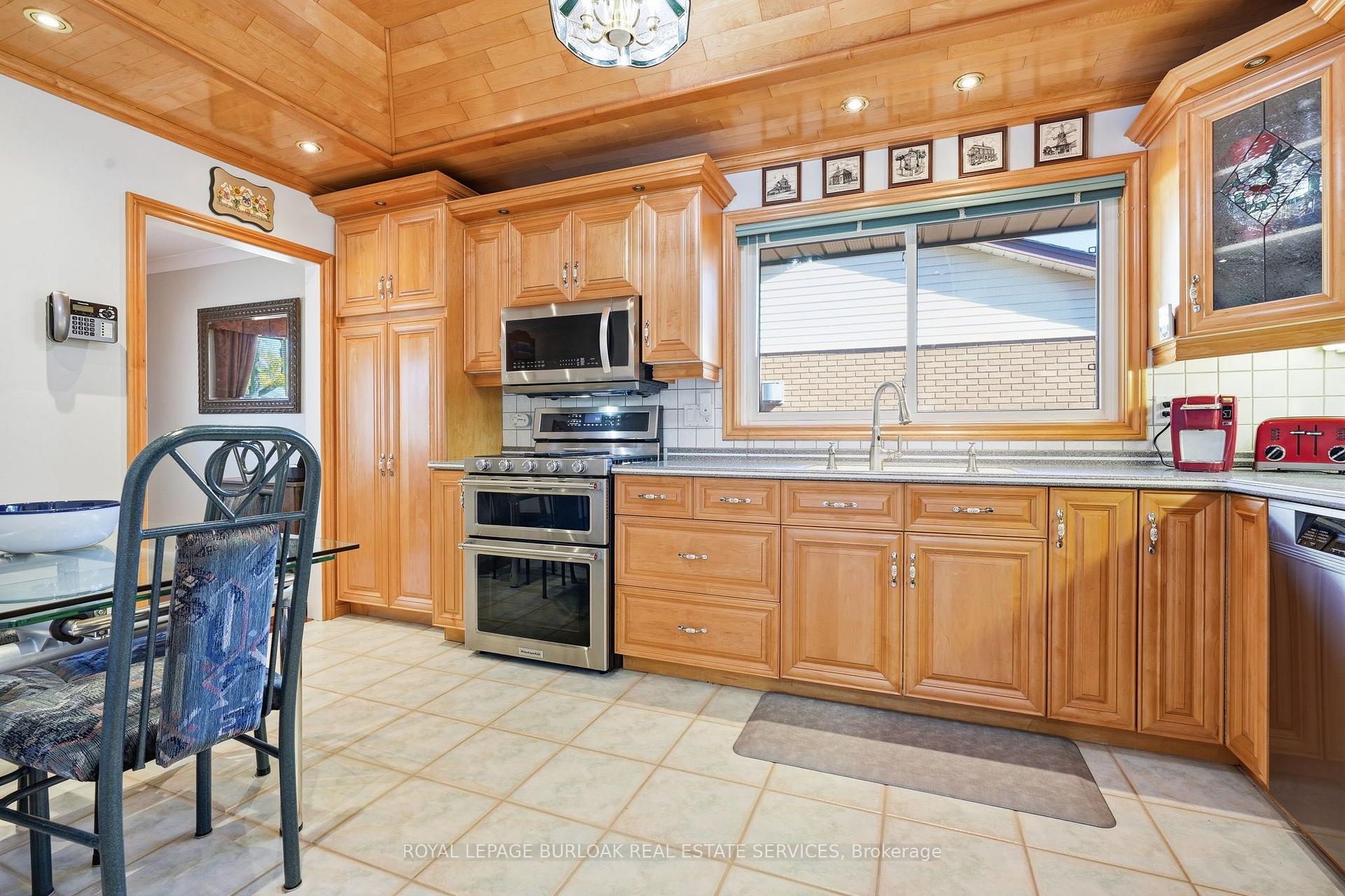 Photo 12 of 2432 Cyprus Avenue, Burlington, Mountainside — HOMEH