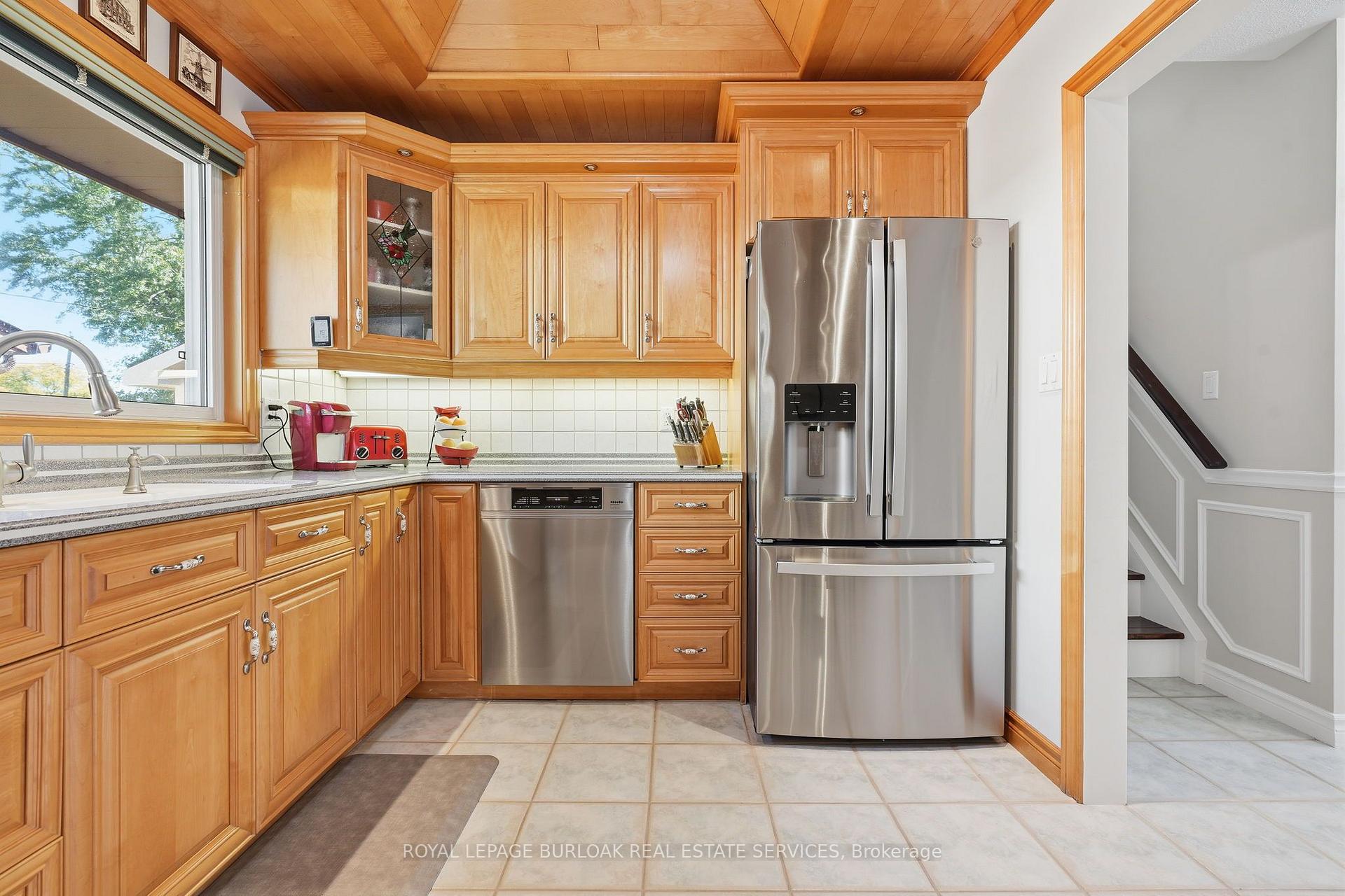 Photo 13 of 2432 Cyprus Avenue, Burlington, Mountainside — HOMEH