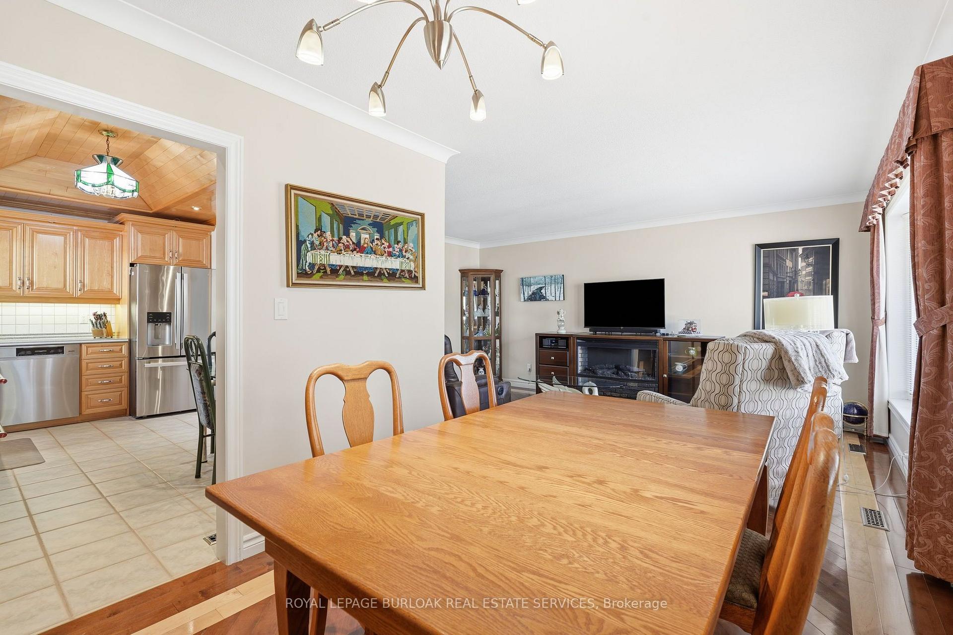Photo 16 of 2432 Cyprus Avenue, Burlington, Mountainside — HOMEH