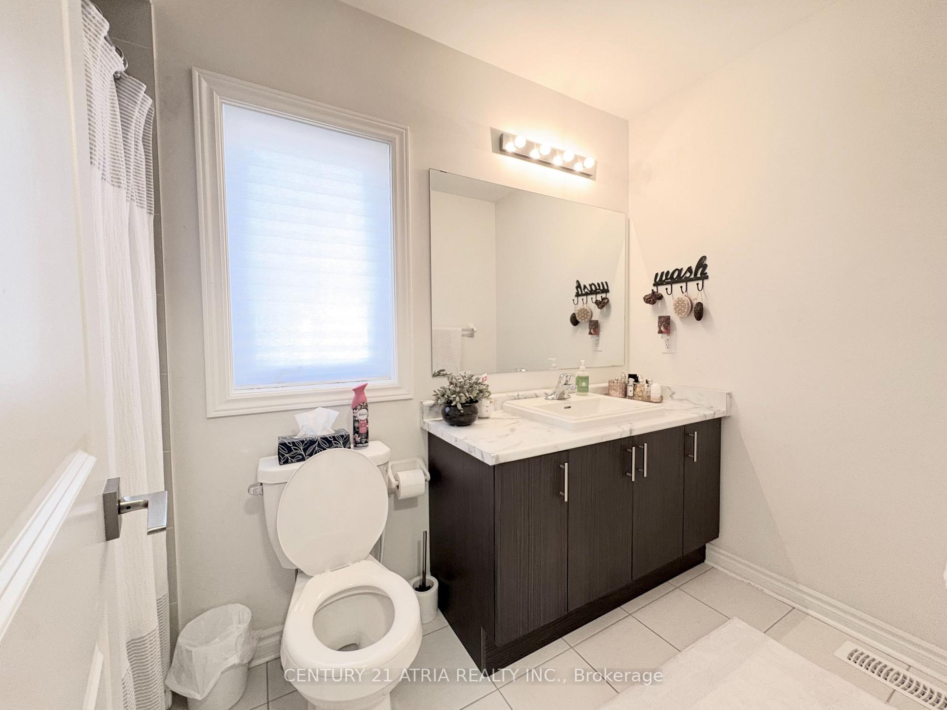 Photo 9 of 62 Gordon Circle, Newmarket, Gorham-College Manor — HOMEH