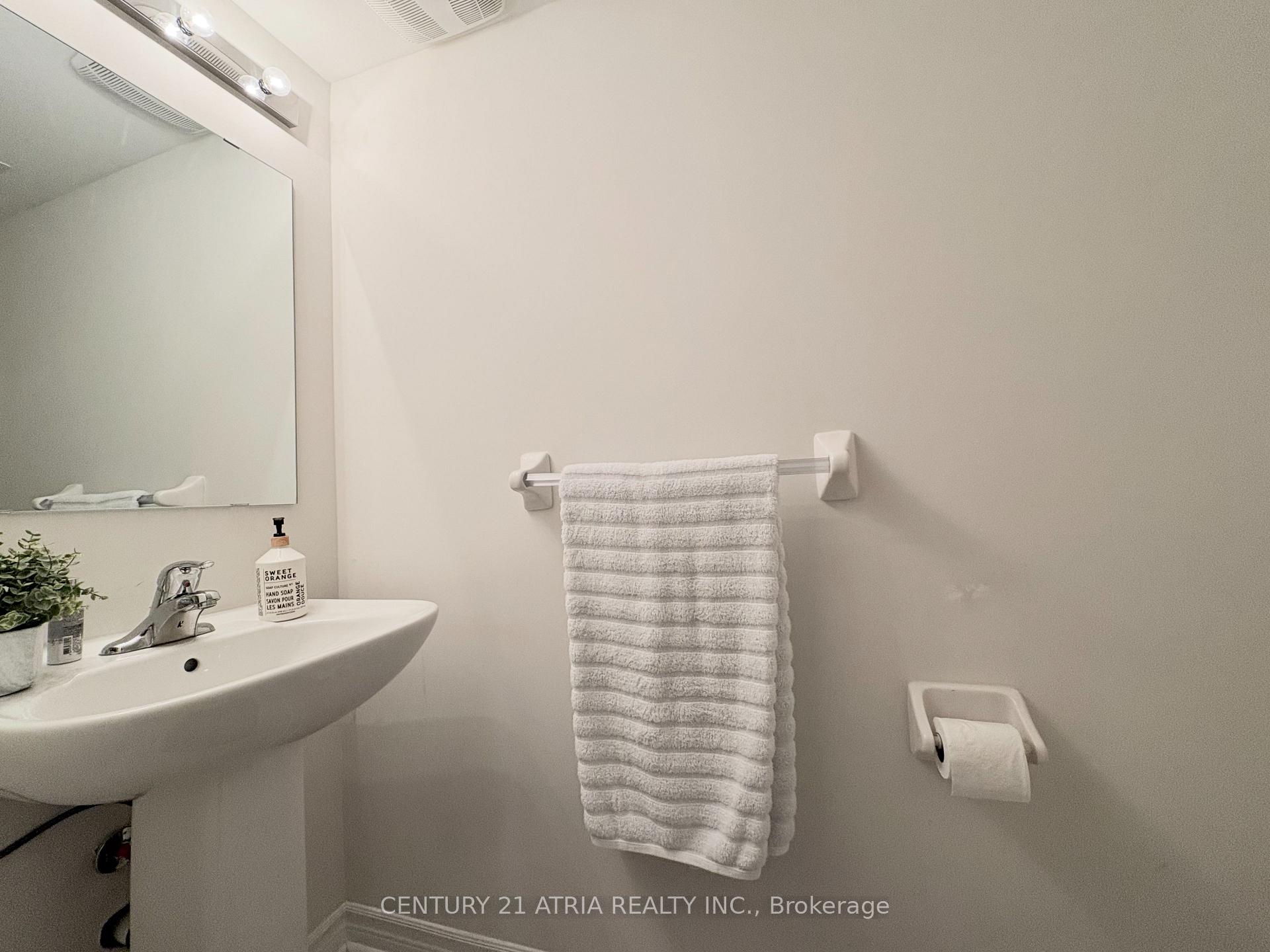 Photo 11 of 62 Gordon Circle, Newmarket, Gorham-College Manor — HOMEH