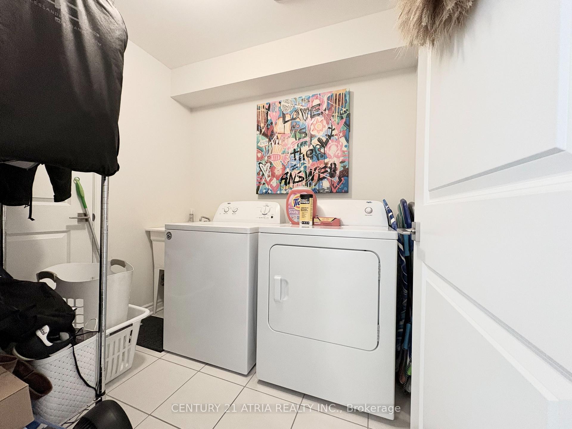 Photo 12 of 62 Gordon Circle, Newmarket, Gorham-College Manor — HOMEH