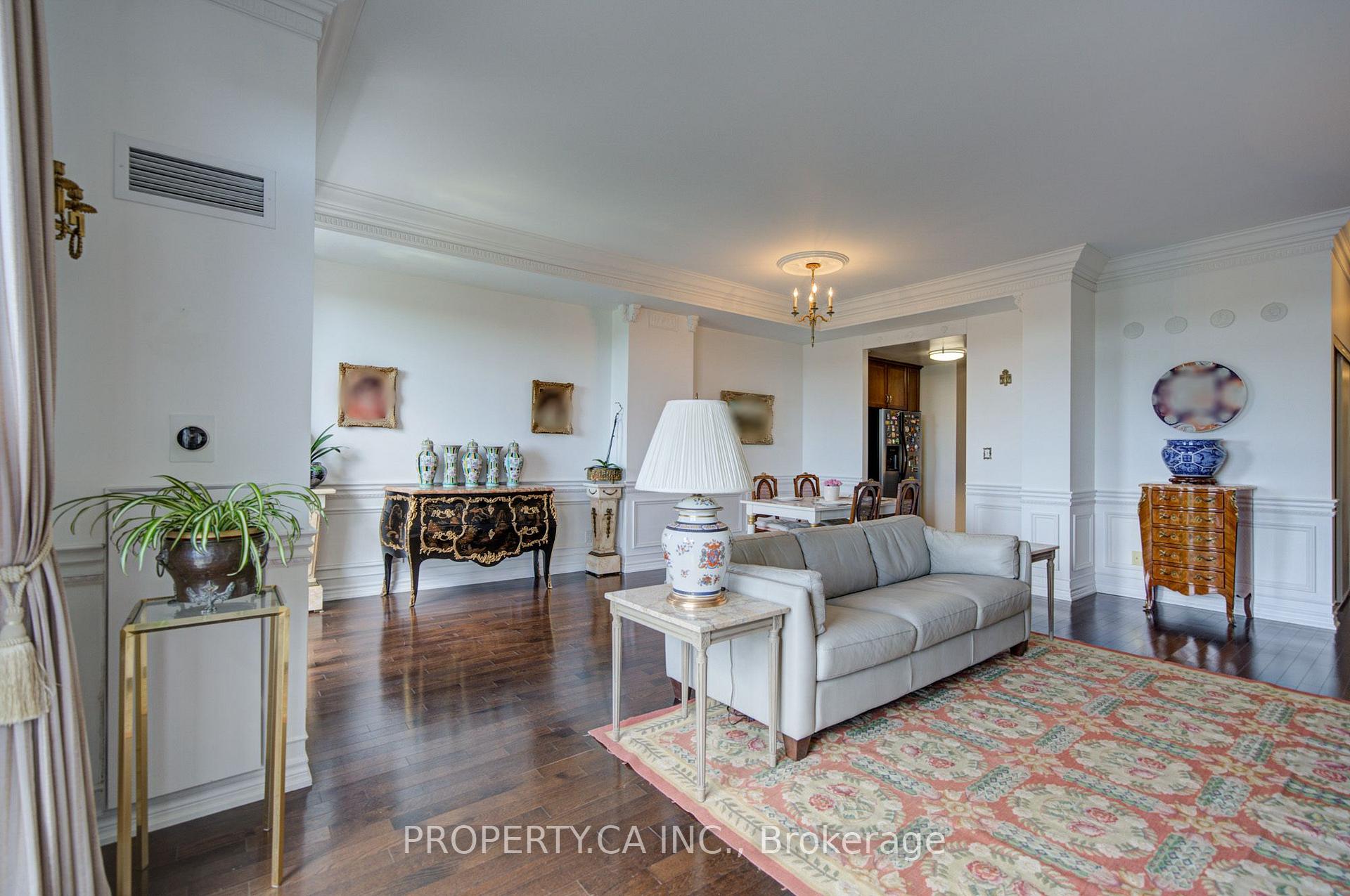 Photo 6 of Unit 609, 4200 Bathurst Street, North York, Clanton Park — HOMEH