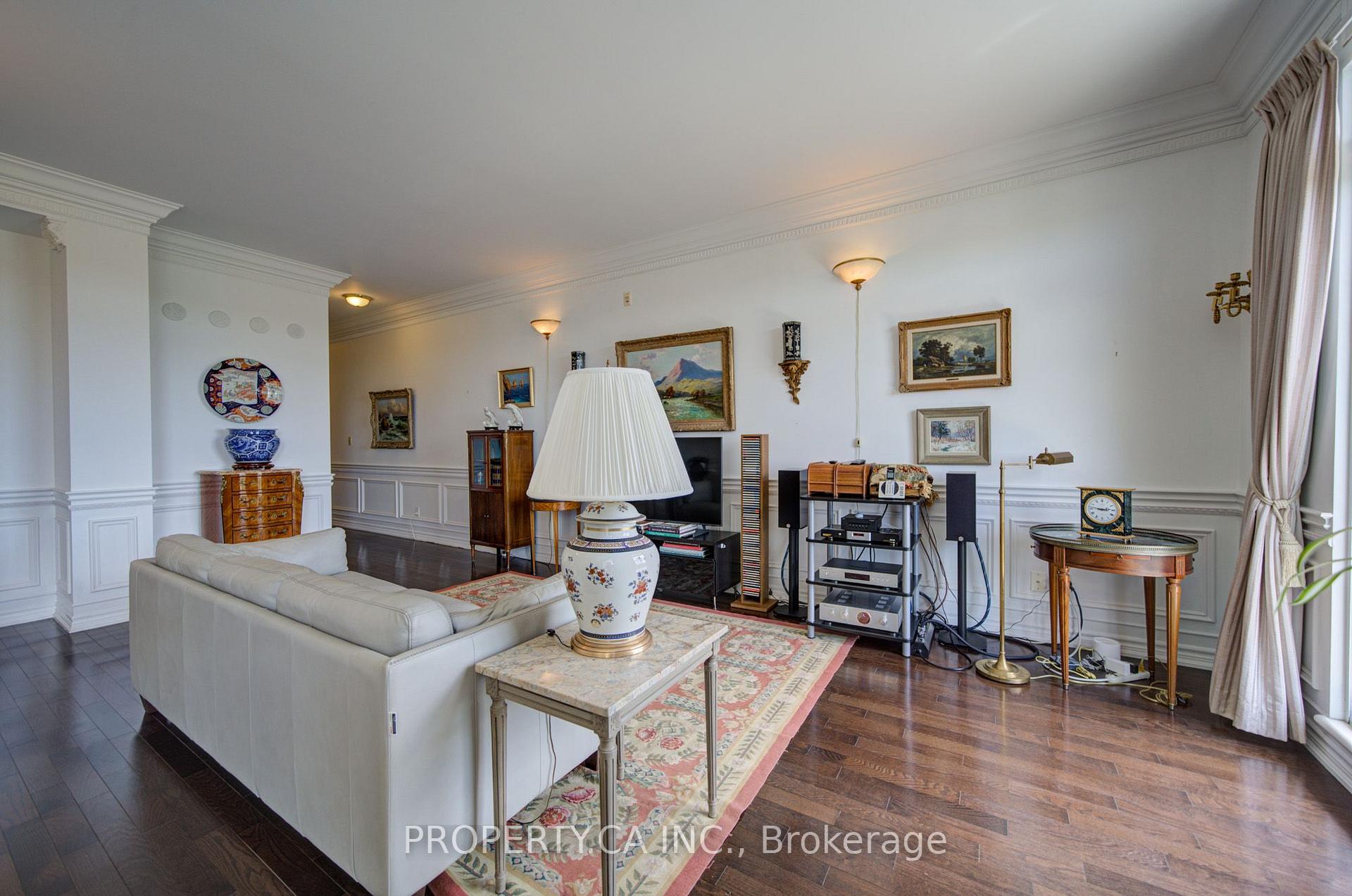 Photo 7 of Unit 609, 4200 Bathurst Street, North York, Clanton Park — HOMEH