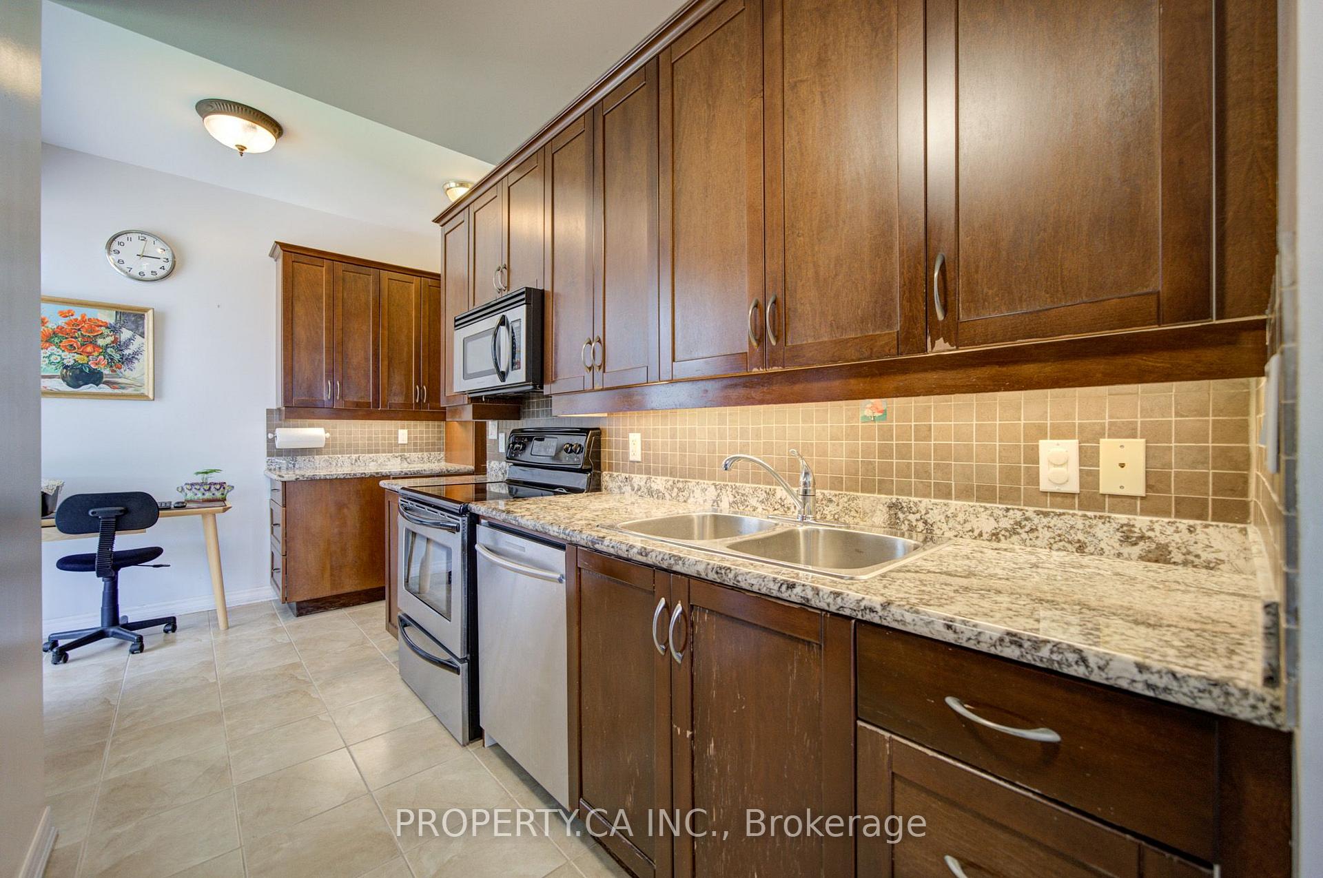 Photo 11 of Unit 609, 4200 Bathurst Street, North York, Clanton Park — HOMEH