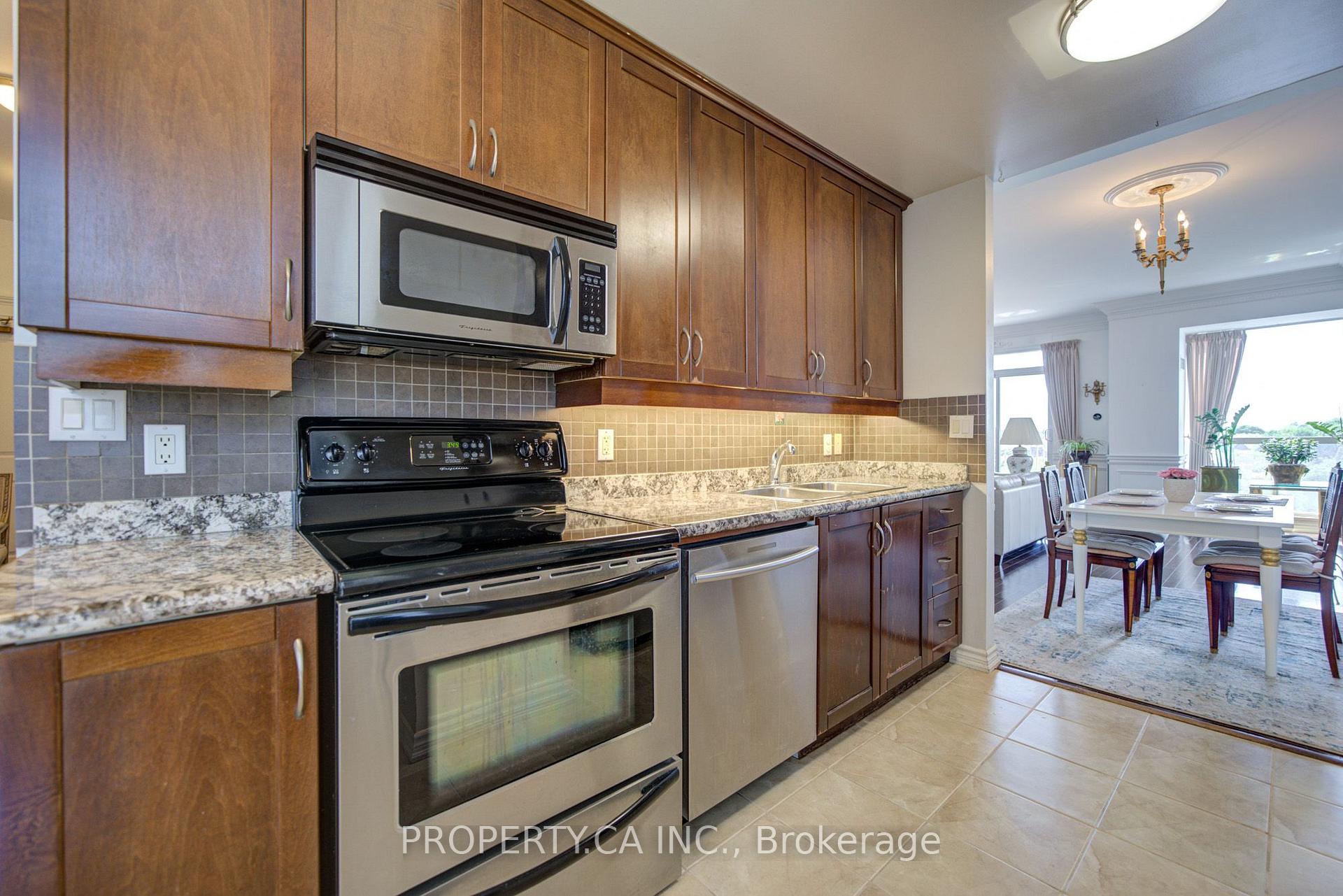 Photo 12 of Unit 609, 4200 Bathurst Street, North York, Clanton Park — HOMEH