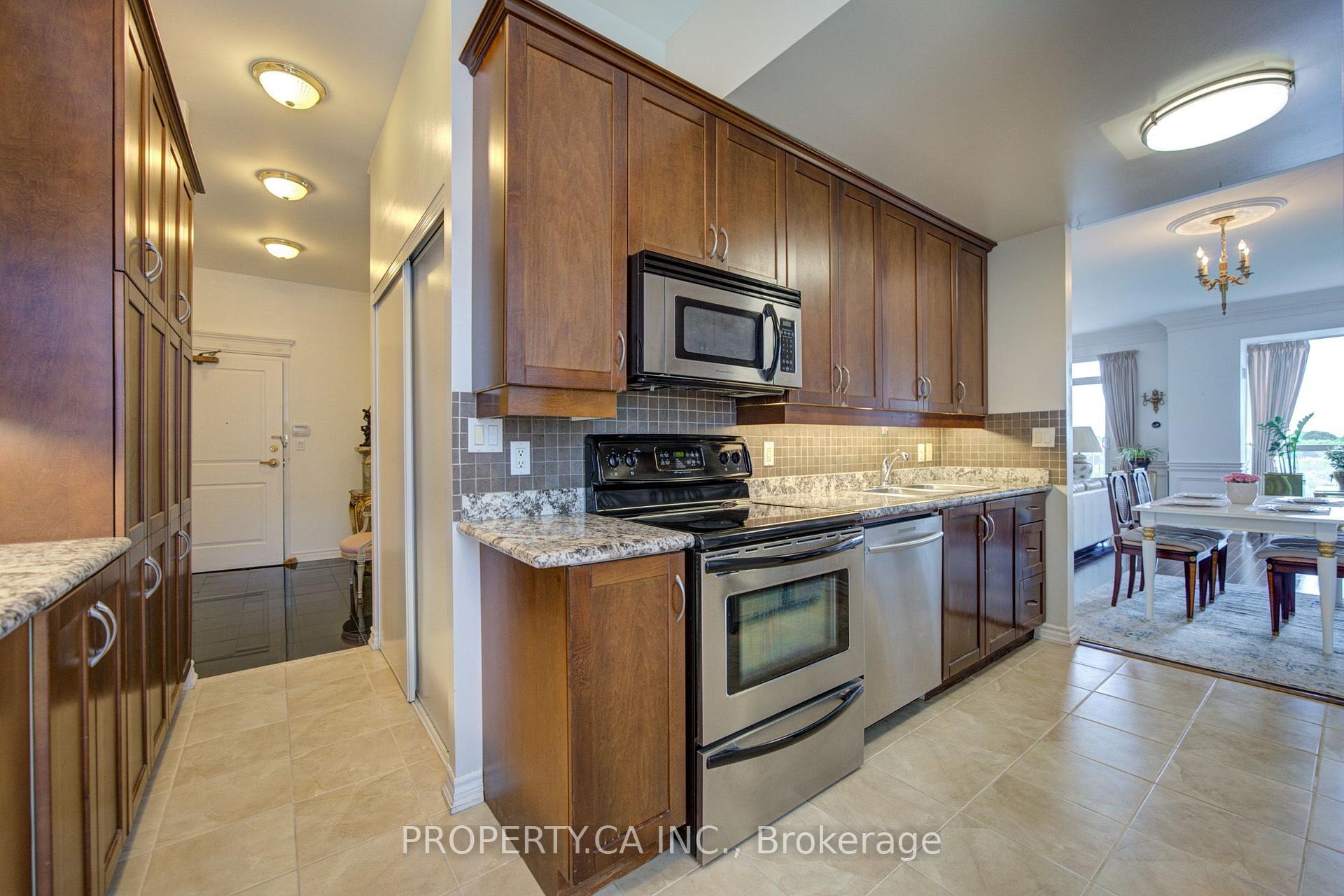 Photo 15 of Unit 609, 4200 Bathurst Street, North York, Clanton Park — HOMEH
