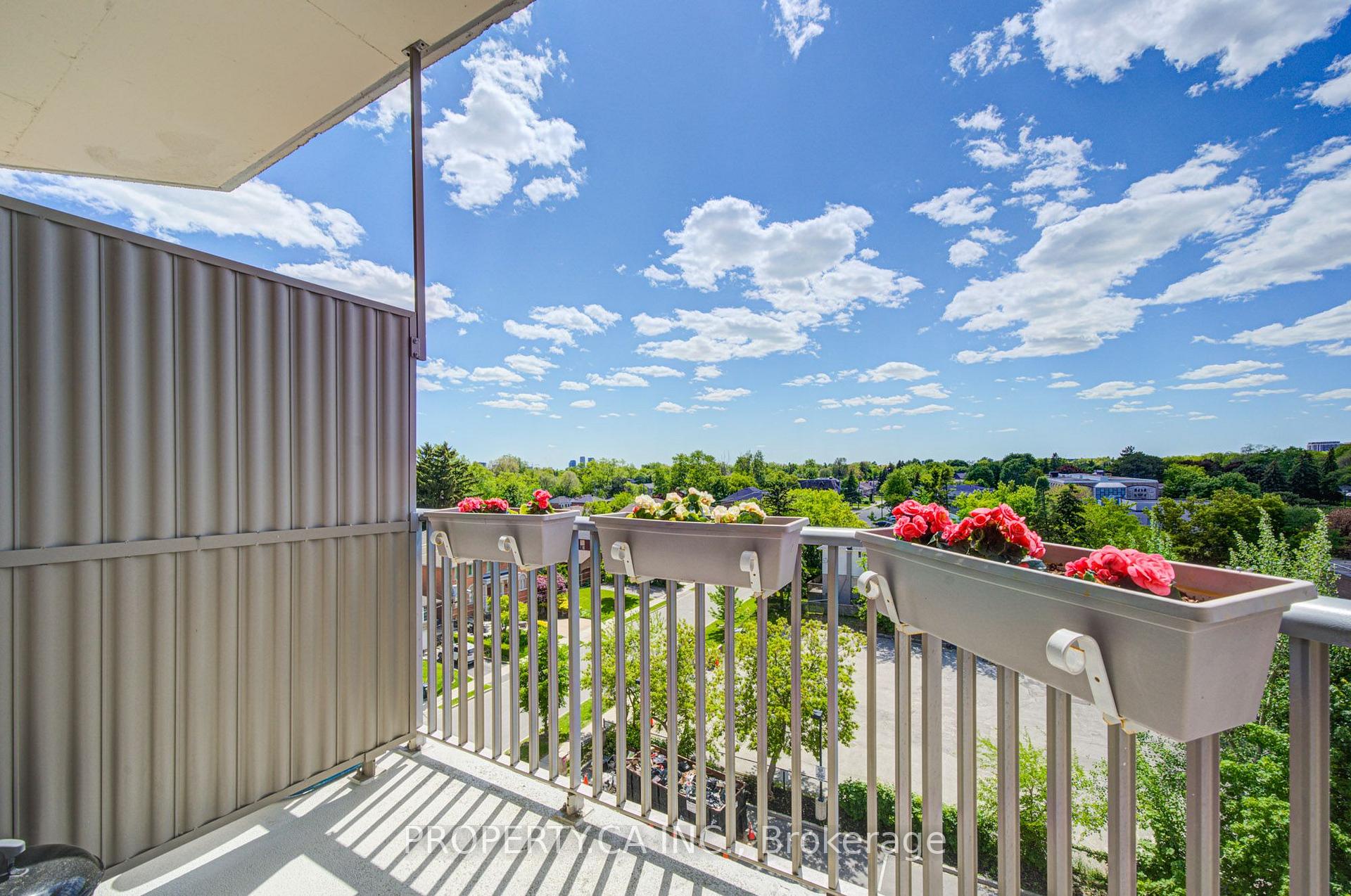 Photo 30 of Unit 609, 4200 Bathurst Street, North York, Clanton Park — HOMEH