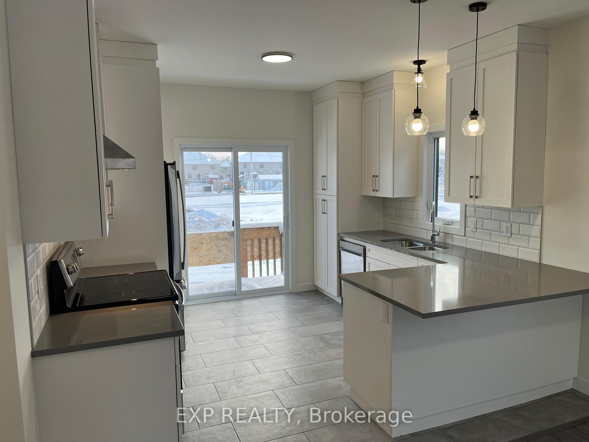 Photo 3 of 237 Cypress Street, The Nation, Limoges — HOMEH