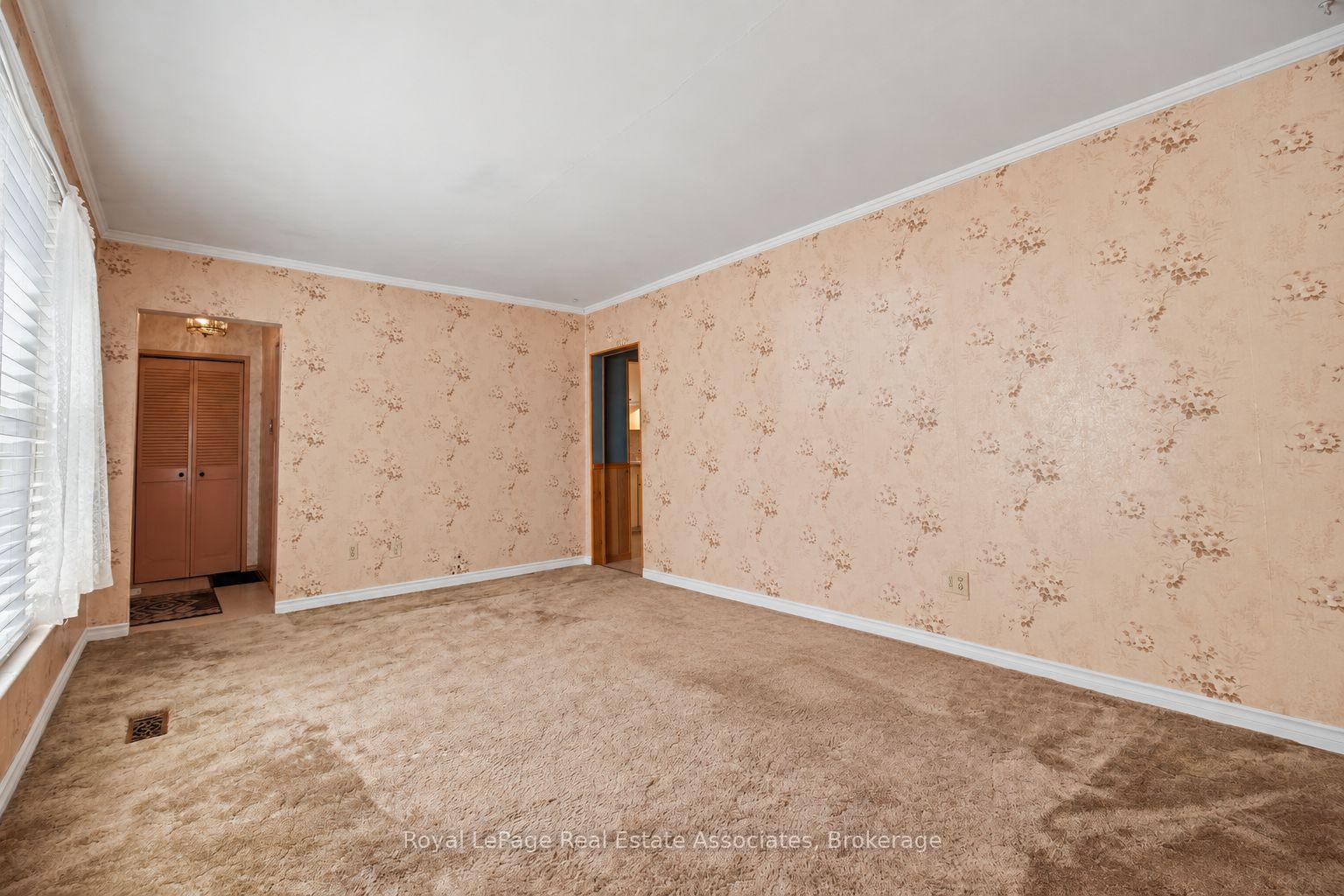 Photo 10 of 68 Allenby Avenue, Etobicoke, Elms-Old Rexdale — HOMEH