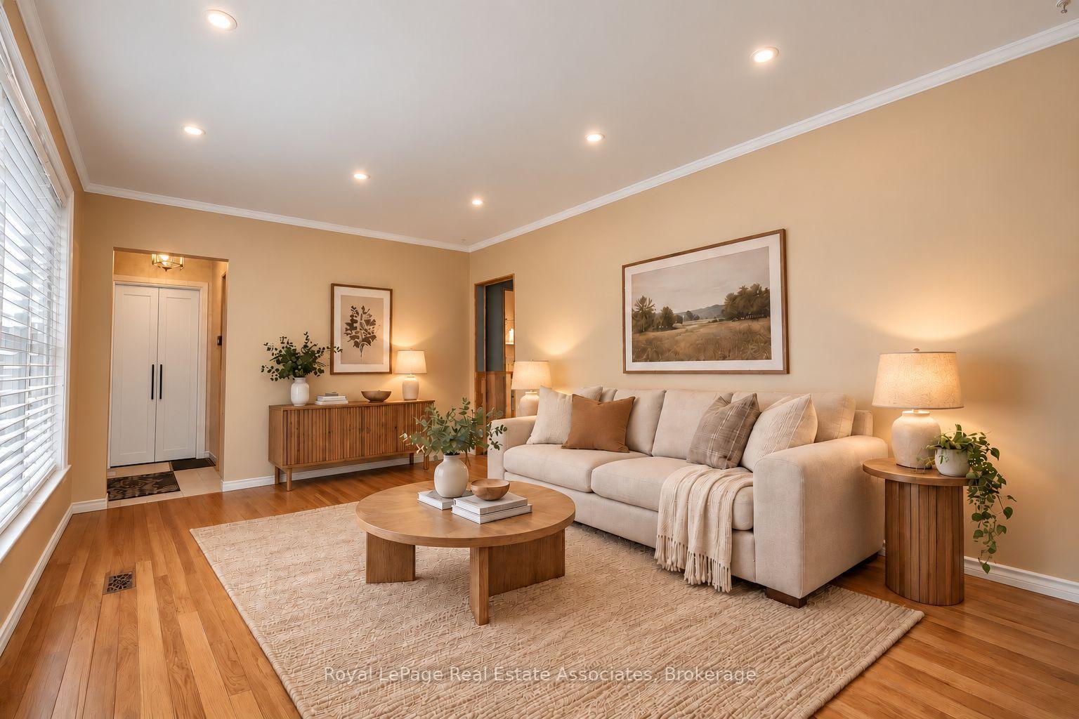 Photo 11 of 68 Allenby Avenue, Etobicoke, Elms-Old Rexdale — HOMEH