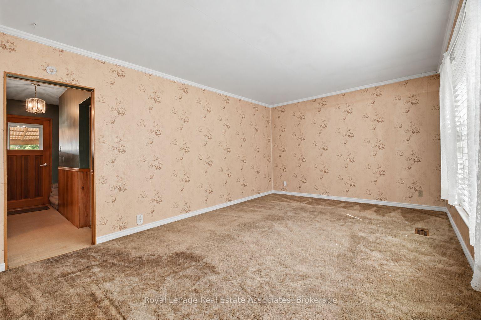 Photo 12 of 68 Allenby Avenue, Etobicoke, Elms-Old Rexdale — HOMEH