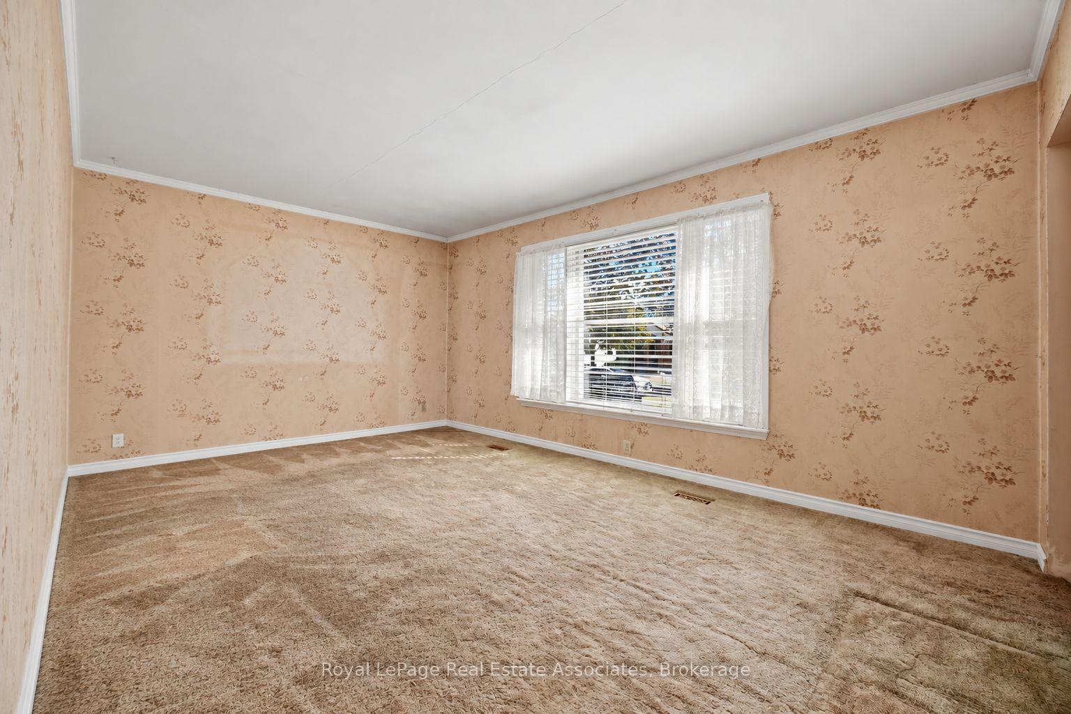 Photo 14 of 68 Allenby Avenue, Etobicoke, Elms-Old Rexdale — HOMEH