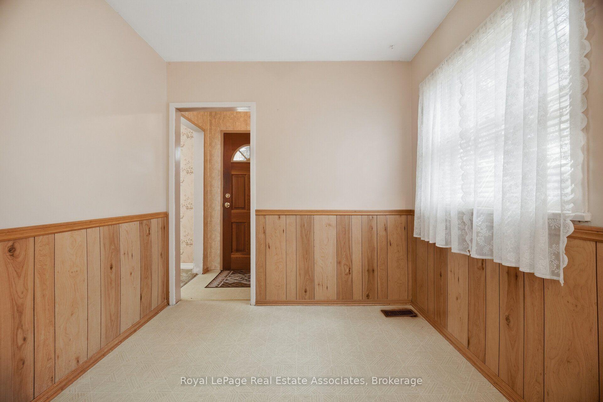 Photo 16 of 68 Allenby Avenue, Etobicoke, Elms-Old Rexdale — HOMEH