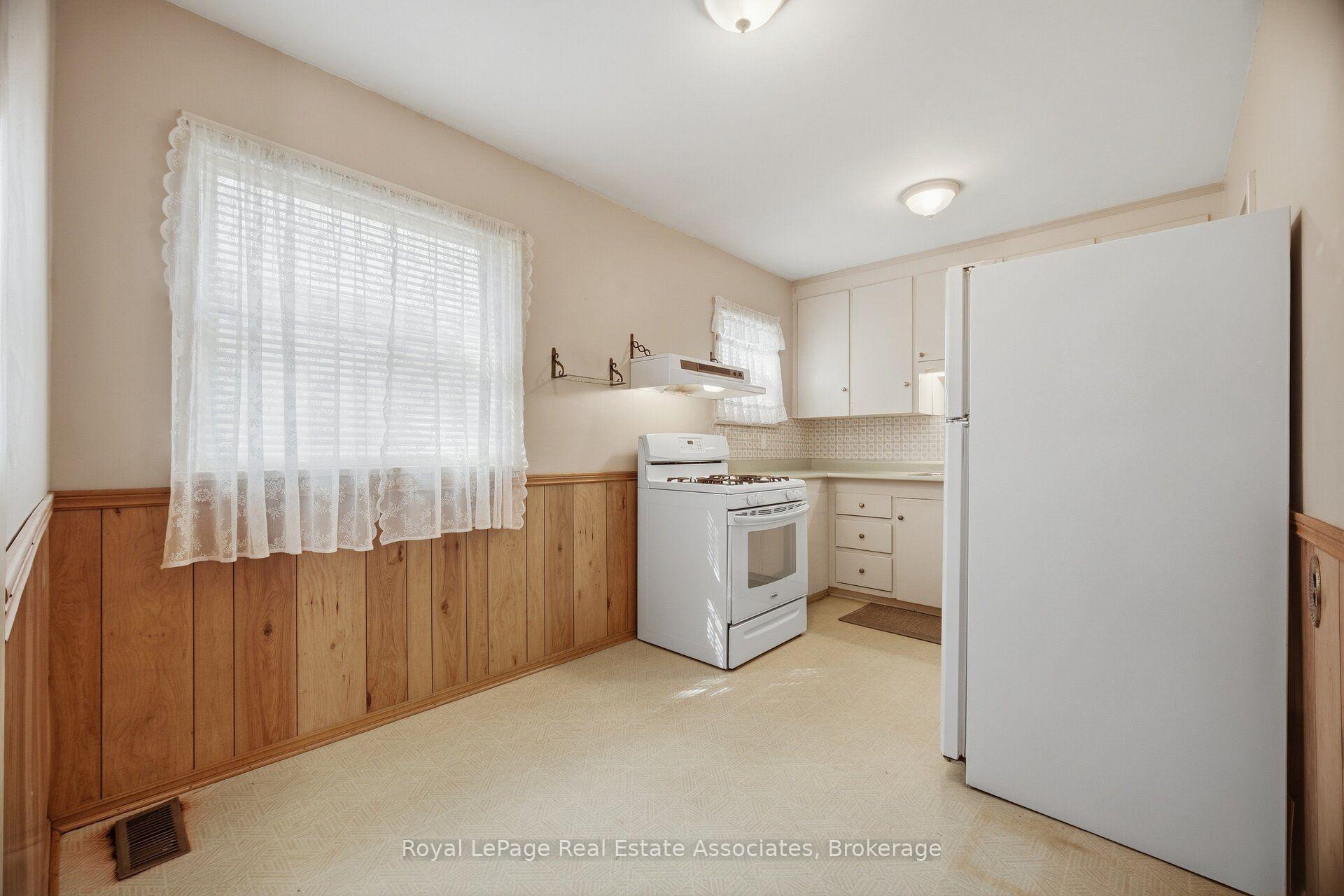 Photo 18 of 68 Allenby Avenue, Etobicoke, Elms-Old Rexdale — HOMEH