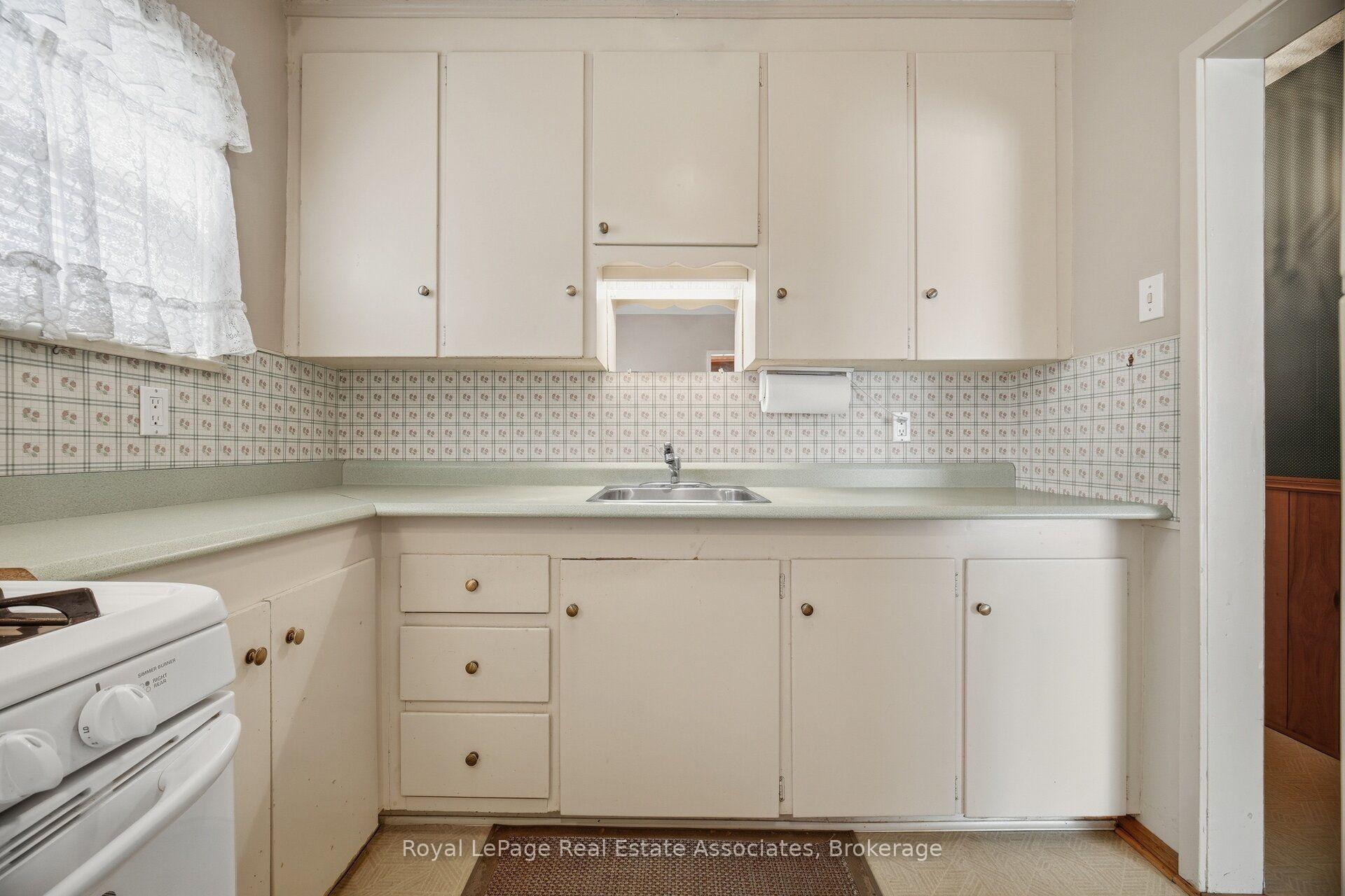 Photo 22 of 68 Allenby Avenue, Etobicoke, Elms-Old Rexdale — HOMEH