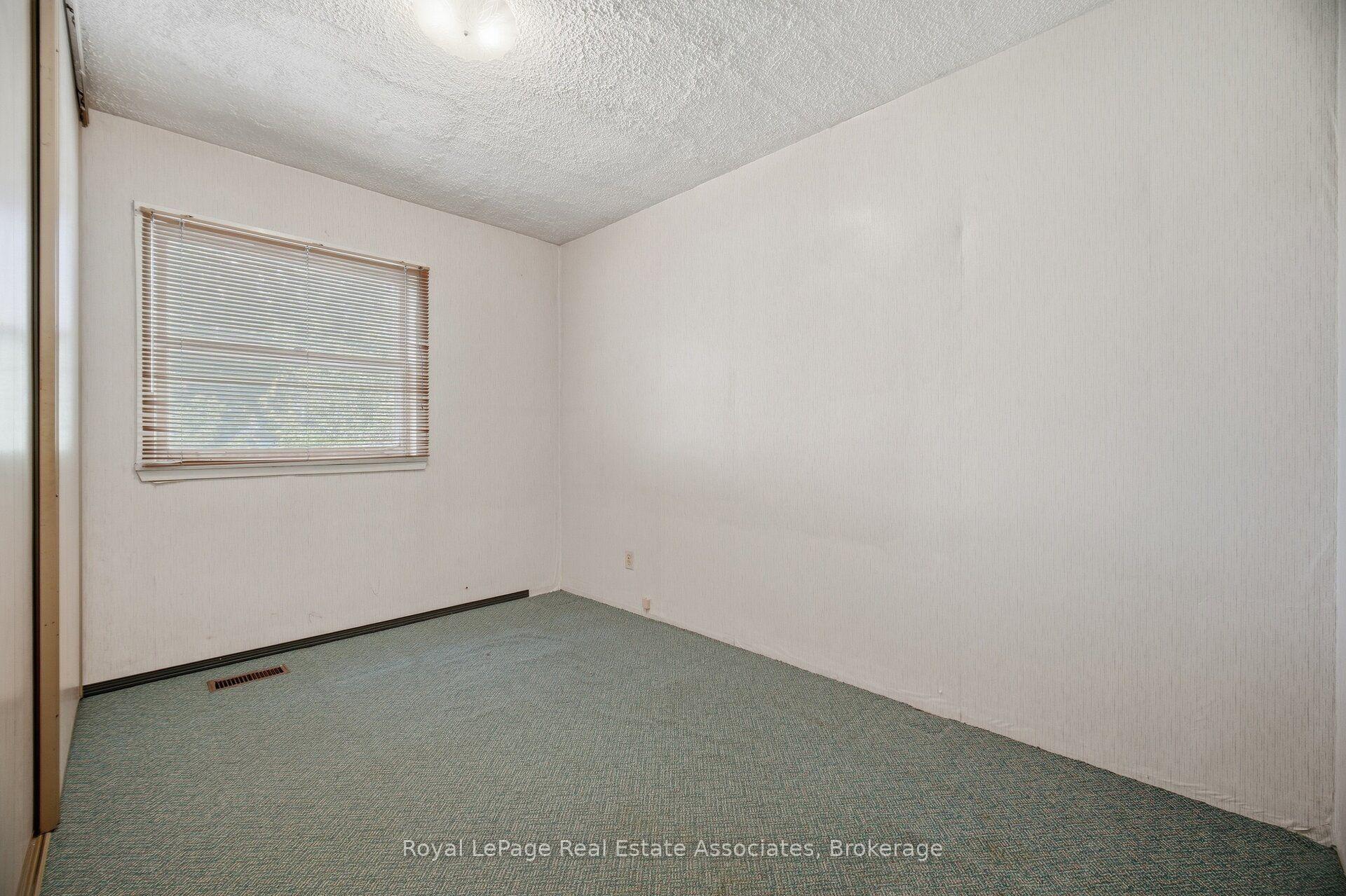 Photo 26 of 68 Allenby Avenue, Etobicoke, Elms-Old Rexdale — HOMEH