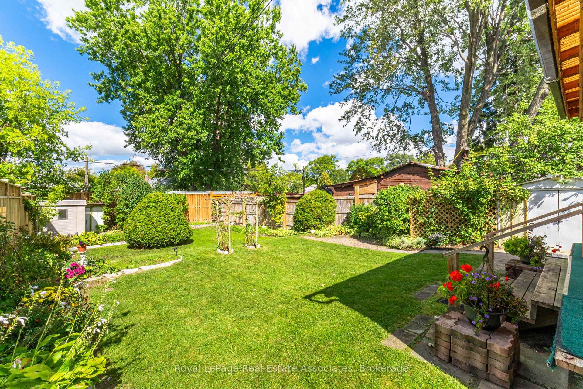 Photo 46 of 68 Allenby Avenue, Etobicoke, Elms-Old Rexdale — HOMEH