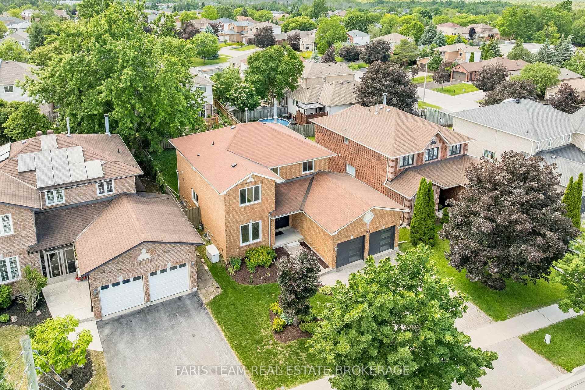 Photo 3 of 186 Ferndale Drive S, Barrie, Ardagh — HOMEH
