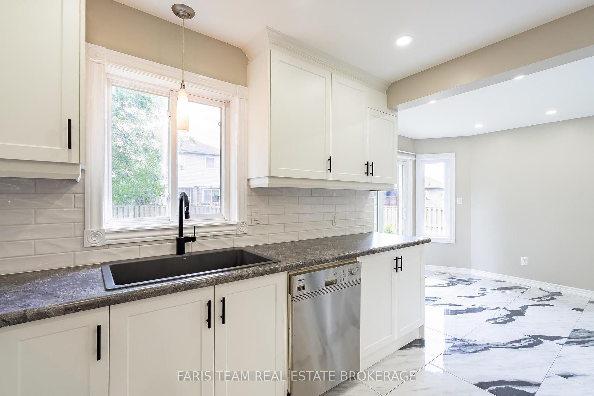Photo 6 of 186 Ferndale Drive S, Barrie, Ardagh — HOMEH