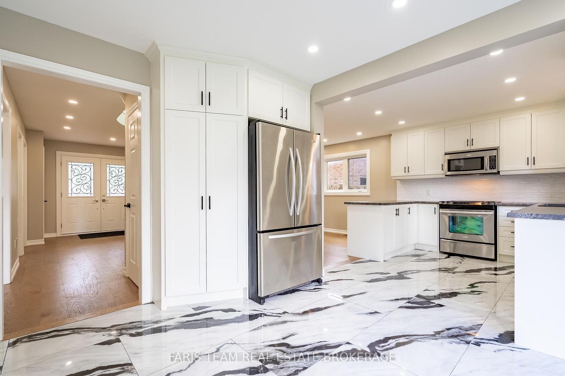 Photo 9 of 186 Ferndale Drive S, Barrie, Ardagh — HOMEH