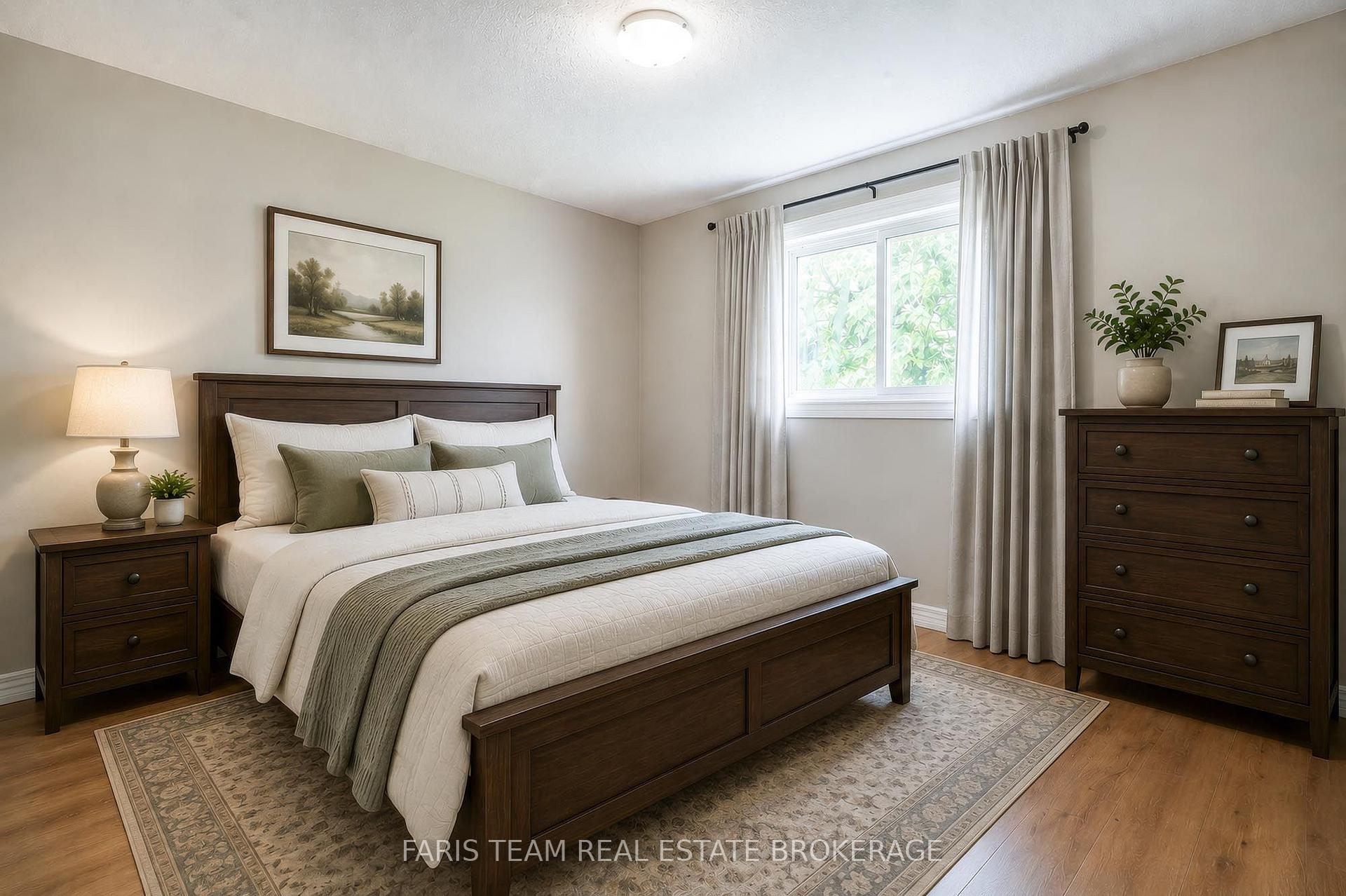 Photo 24 of 186 Ferndale Drive S, Barrie, Ardagh — HOMEH
