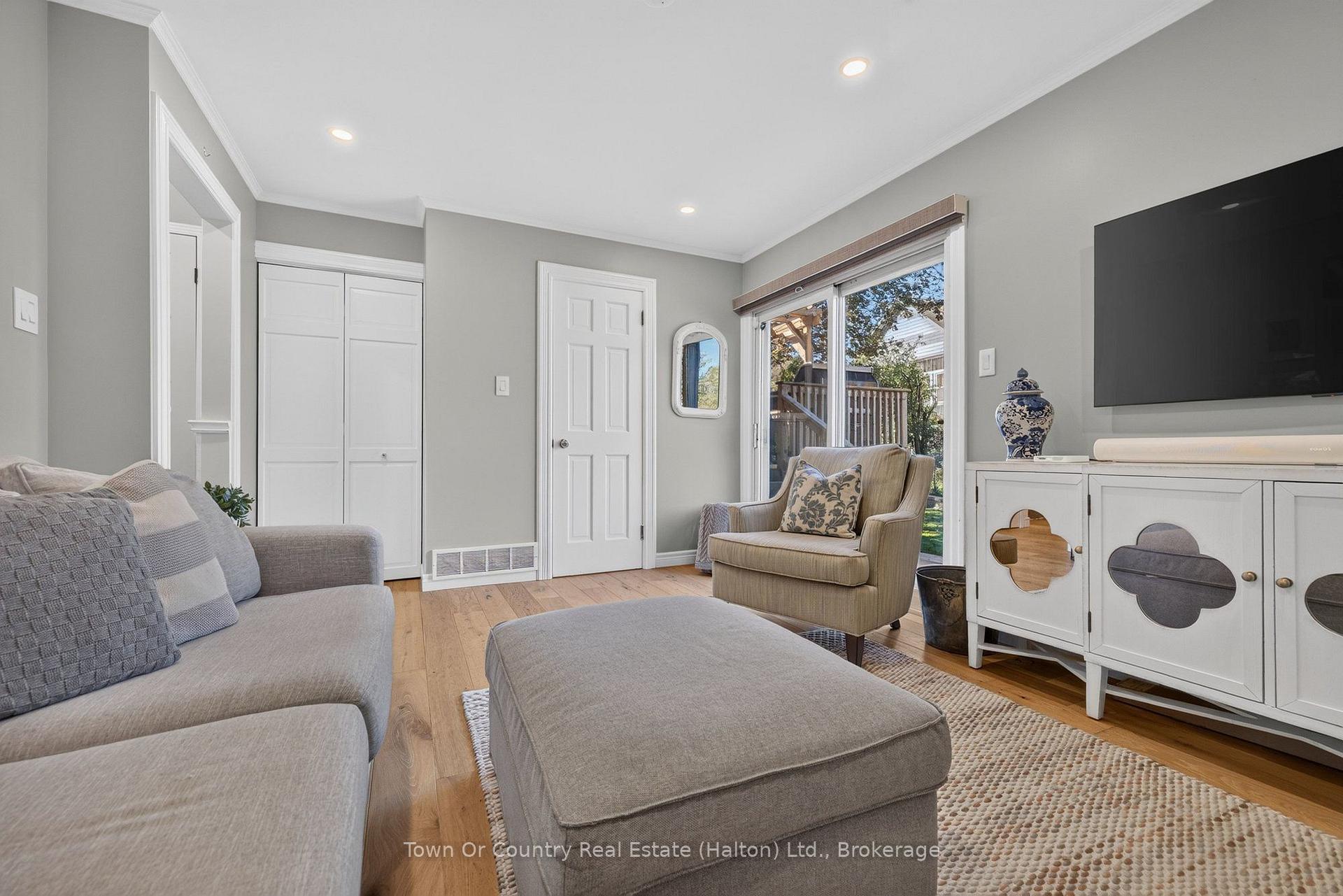 Photo 18 of 581 Lord Simcoe Court, Milton, Dorset Park — HOMEH