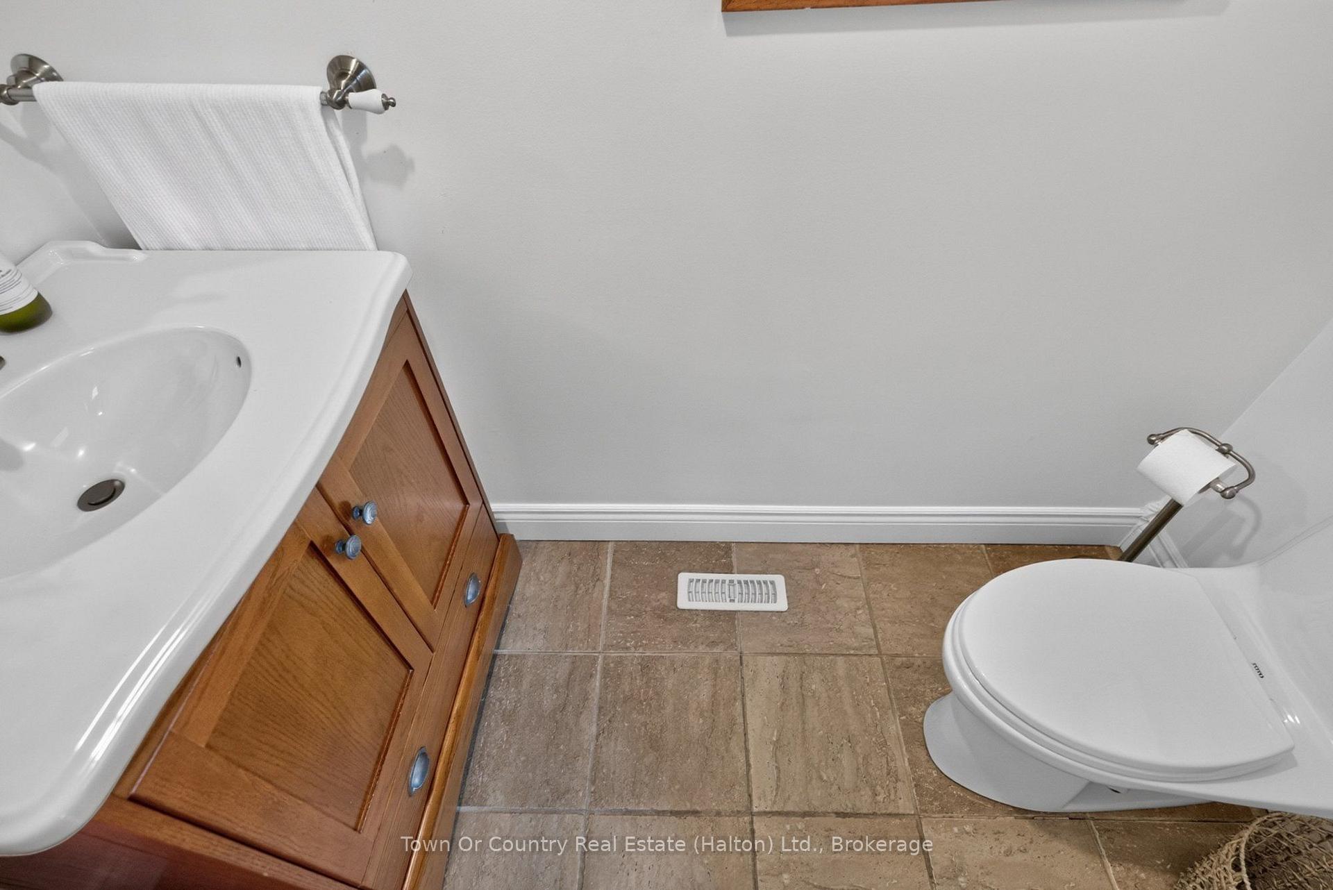 Photo 19 of 581 Lord Simcoe Court, Milton, Dorset Park — HOMEH
