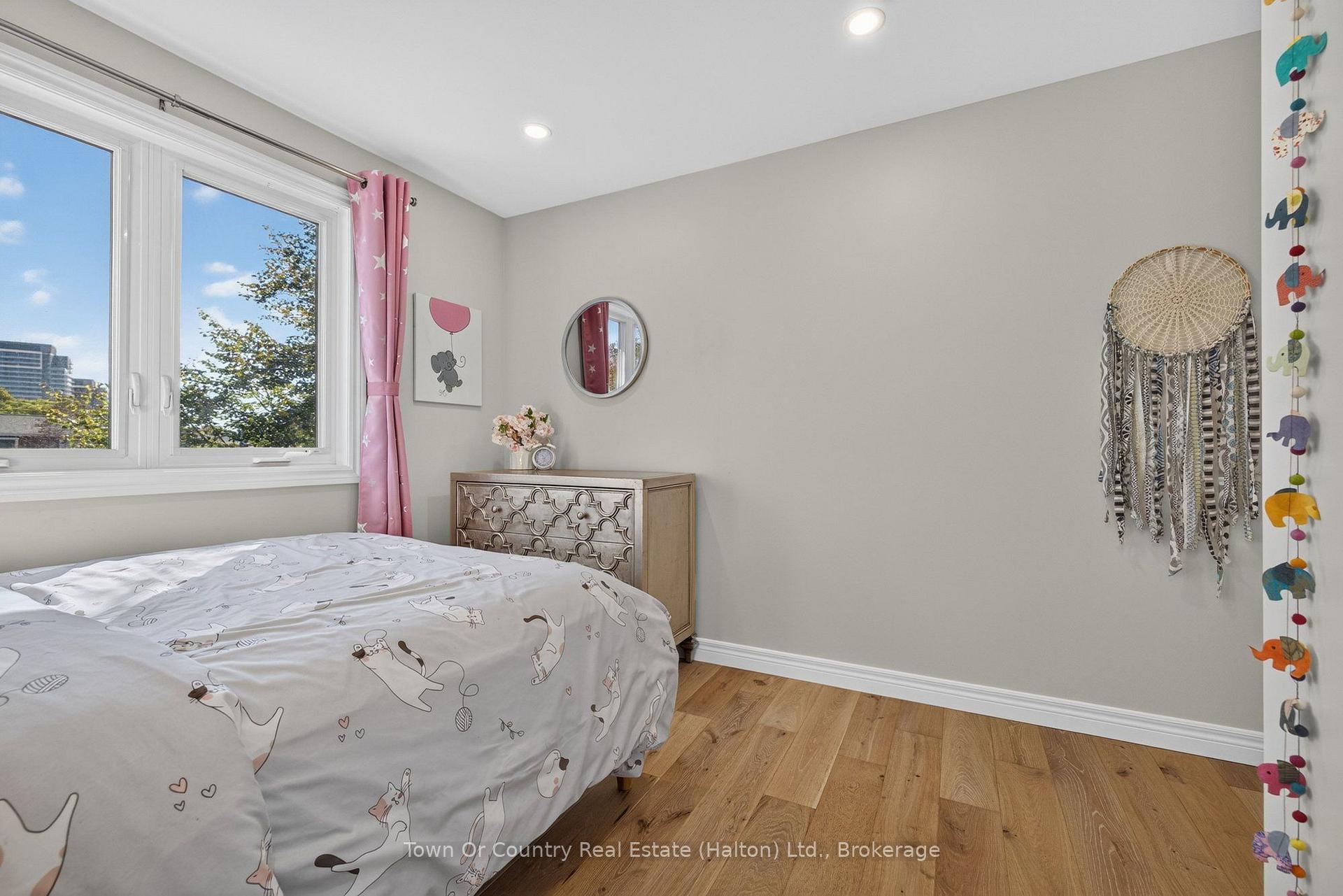 Photo 30 of 581 Lord Simcoe Court, Milton, Dorset Park — HOMEH