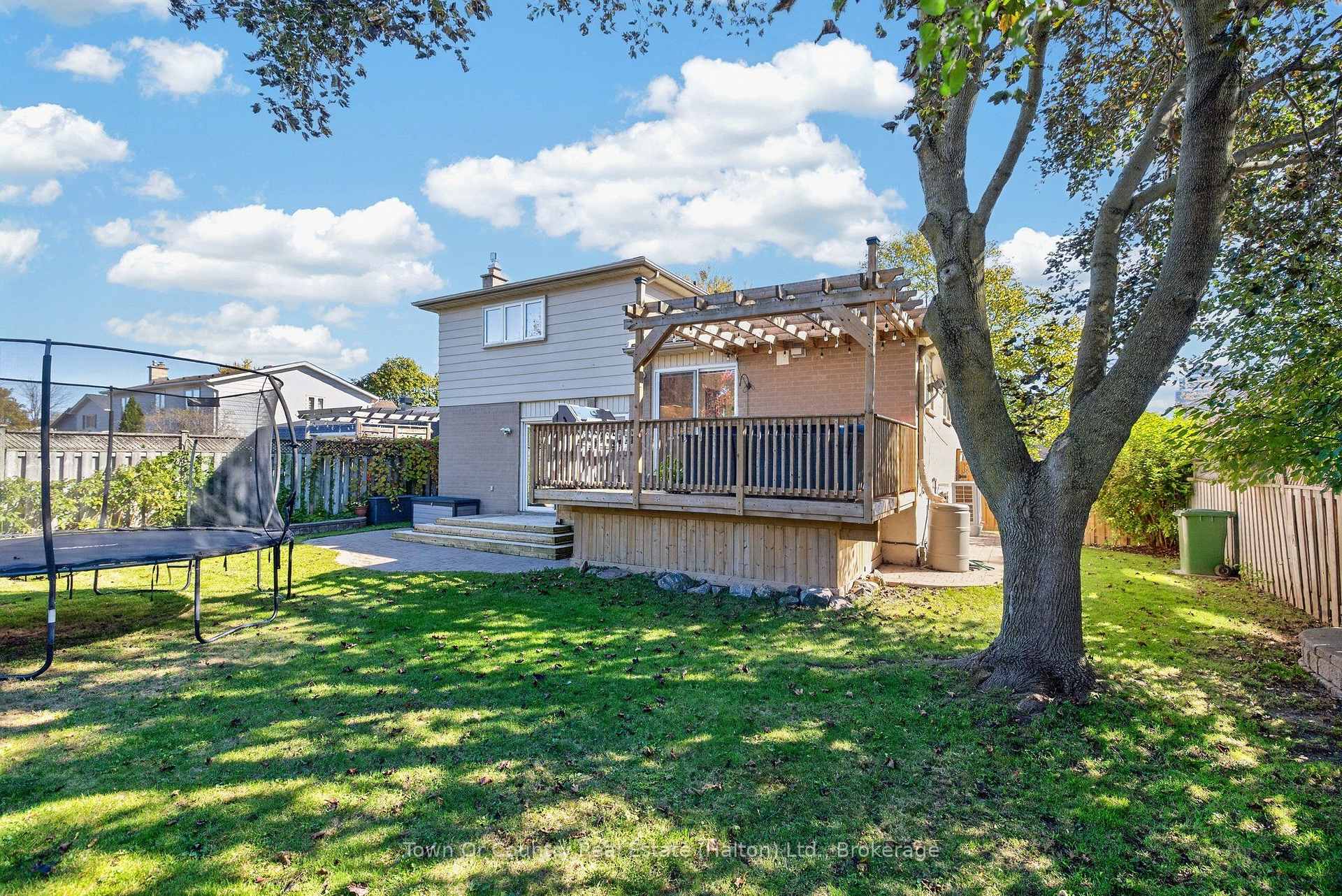 Photo 38 of 581 Lord Simcoe Court, Milton, Dorset Park — HOMEH
