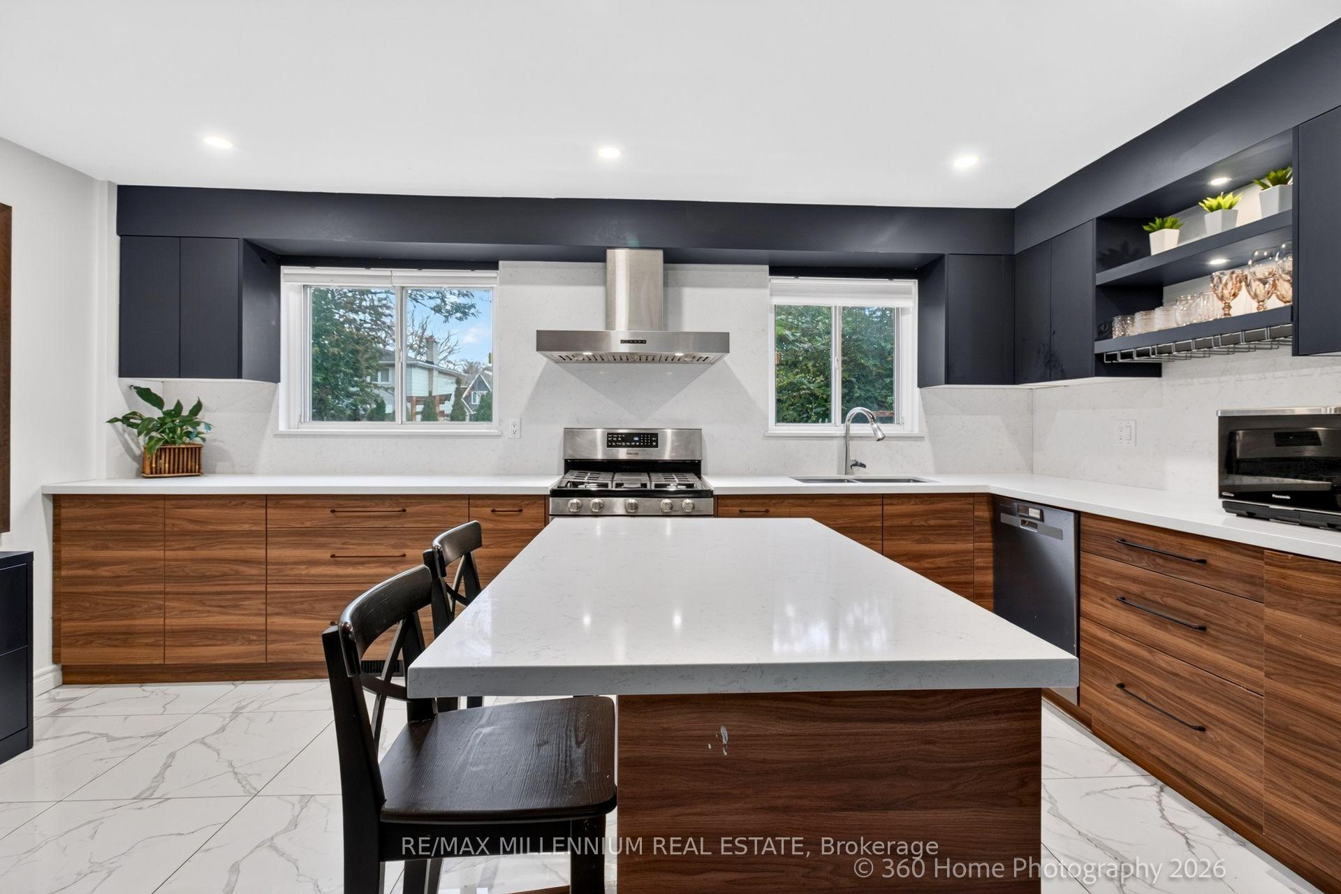 Photo 10 of 15 Marblemount Crescent, Scarborough, Tam O'Shanter-Sullivan — HOMEH
