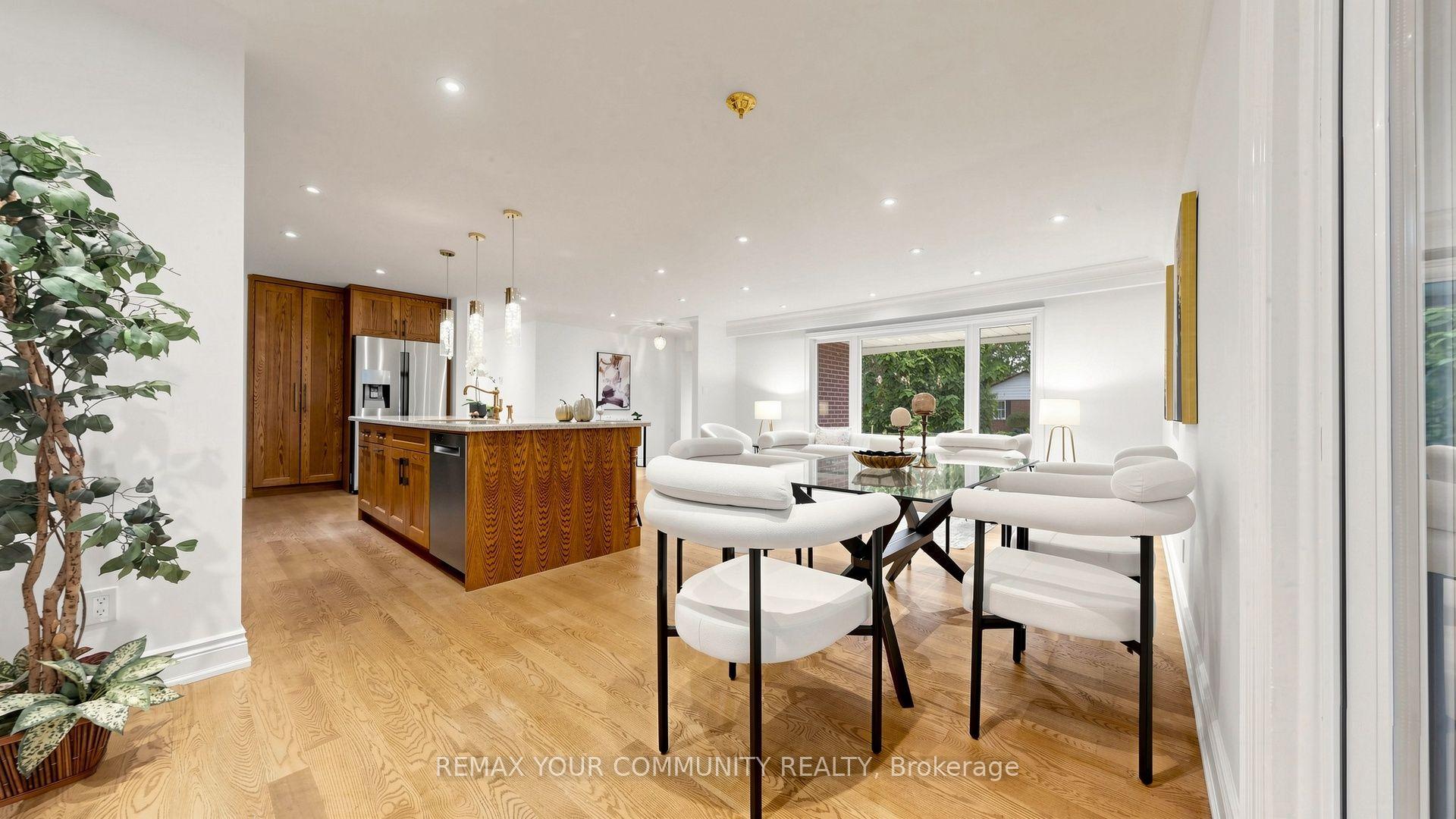 Photo 14 of 15 Colwick Drive, North York, Bayview Woods-Steeles — HOMEH