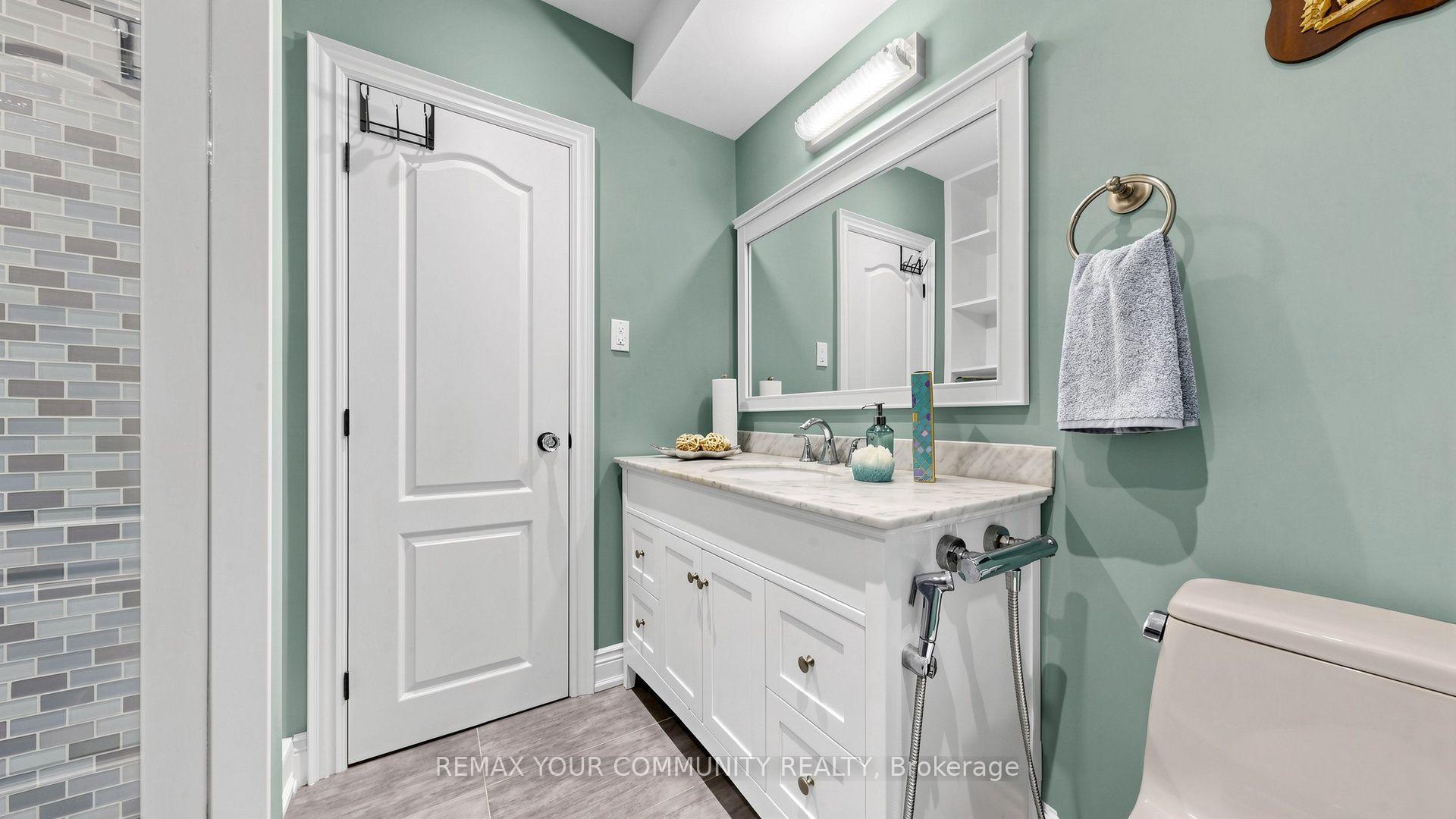 Photo 31 of 15 Colwick Drive, North York, Bayview Woods-Steeles — HOMEH