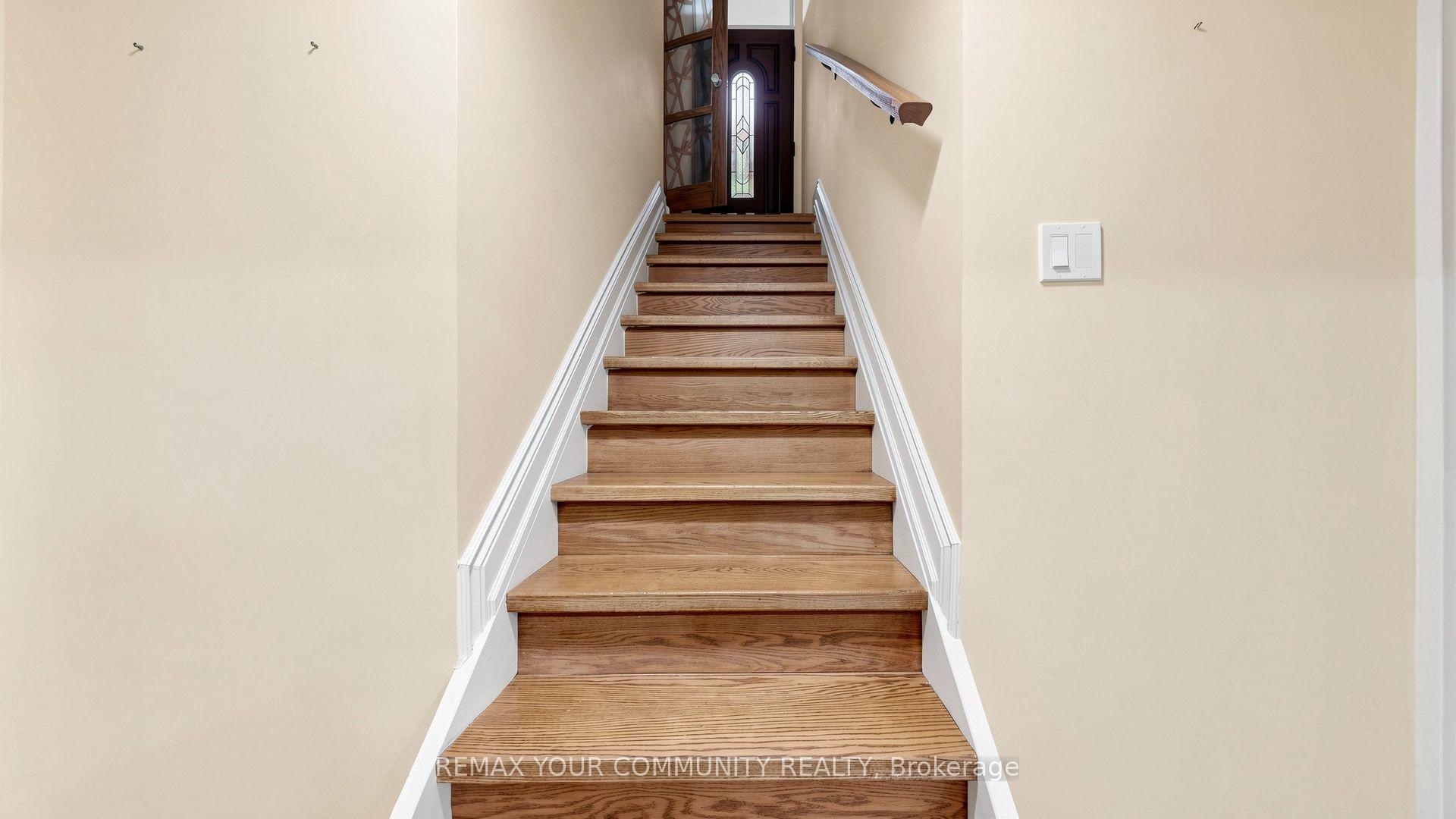 Photo 34 of 15 Colwick Drive, North York, Bayview Woods-Steeles — HOMEH
