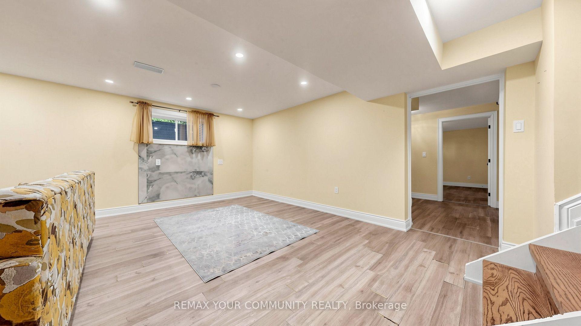 Photo 35 of 15 Colwick Drive, North York, Bayview Woods-Steeles — HOMEH