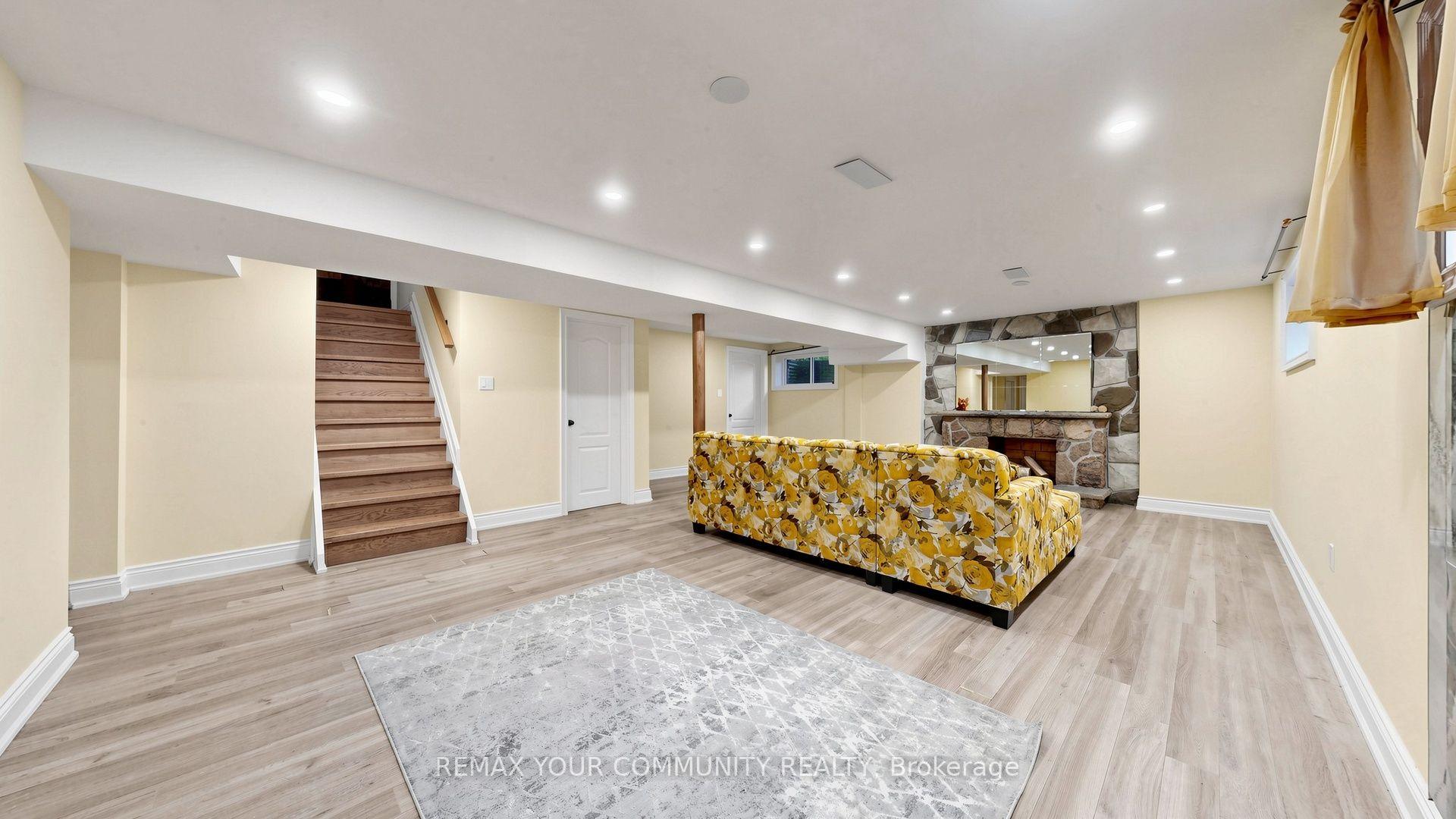 Photo 36 of 15 Colwick Drive, North York, Bayview Woods-Steeles — HOMEH