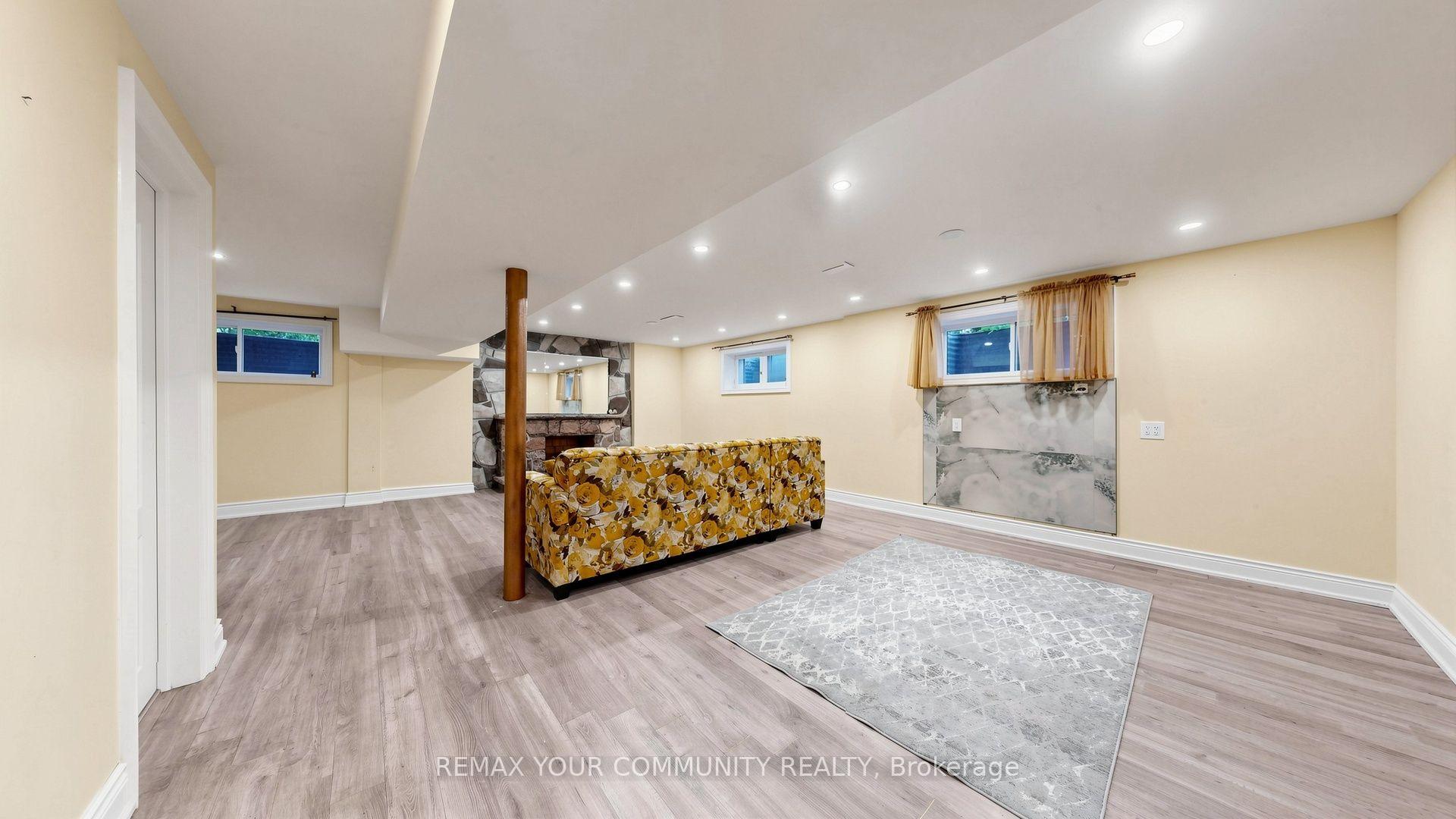 Photo 37 of 15 Colwick Drive, North York, Bayview Woods-Steeles — HOMEH