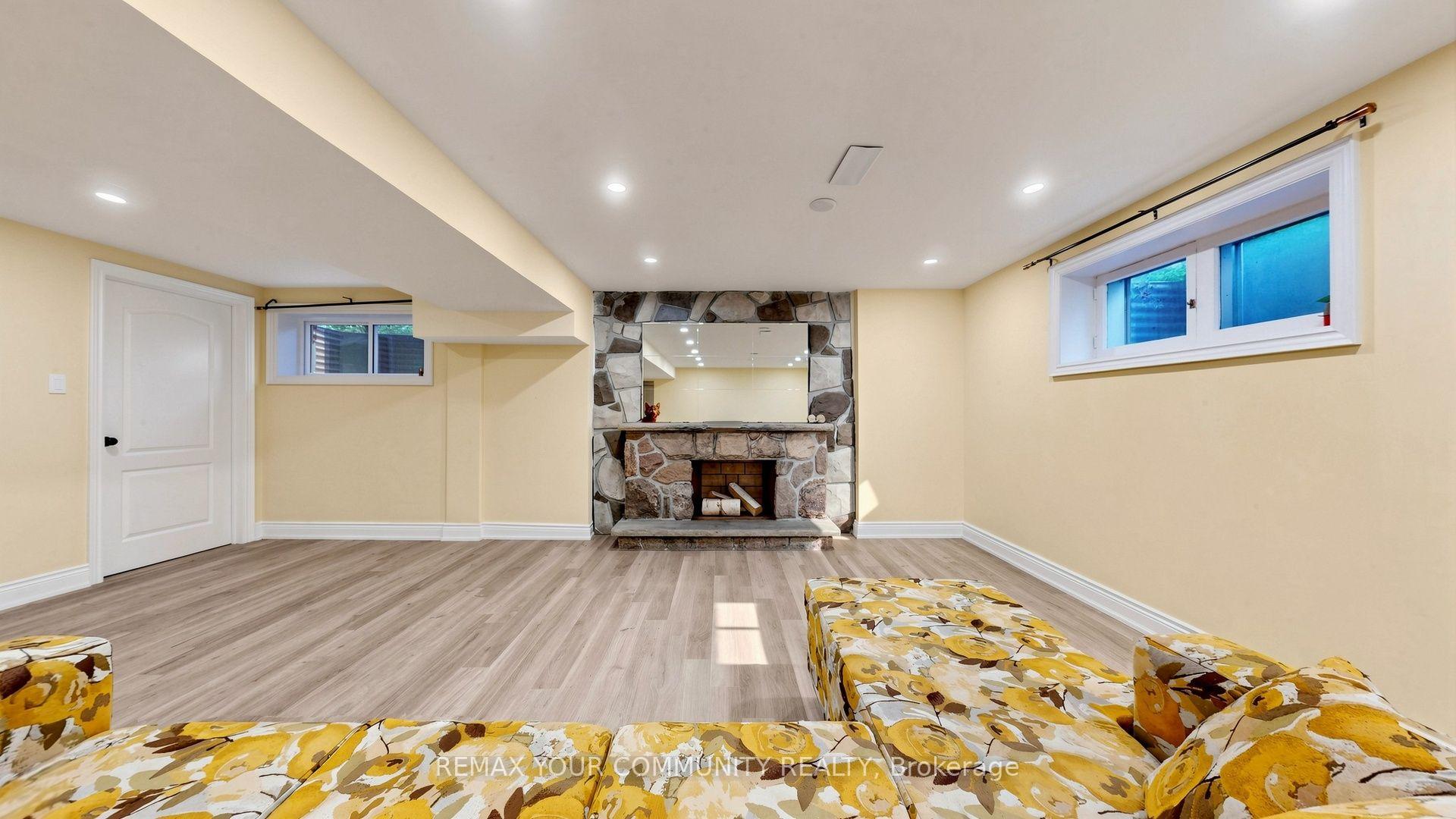 Photo 38 of 15 Colwick Drive, North York, Bayview Woods-Steeles — HOMEH