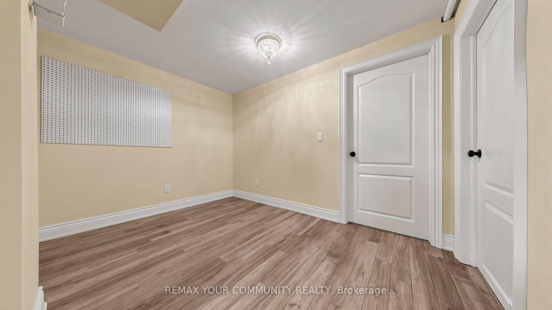 Photo 43 of 15 Colwick Drive, North York, Bayview Woods-Steeles — HOMEH