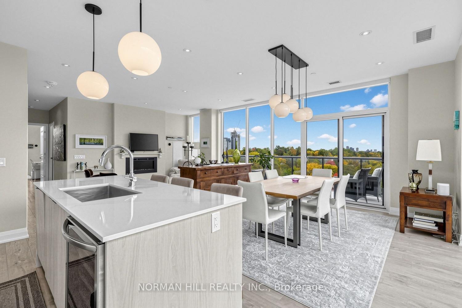 Photo 3 of Unit 820, 1 Belsize Drive, Toronto, Mount Pleasant West — HOMEH